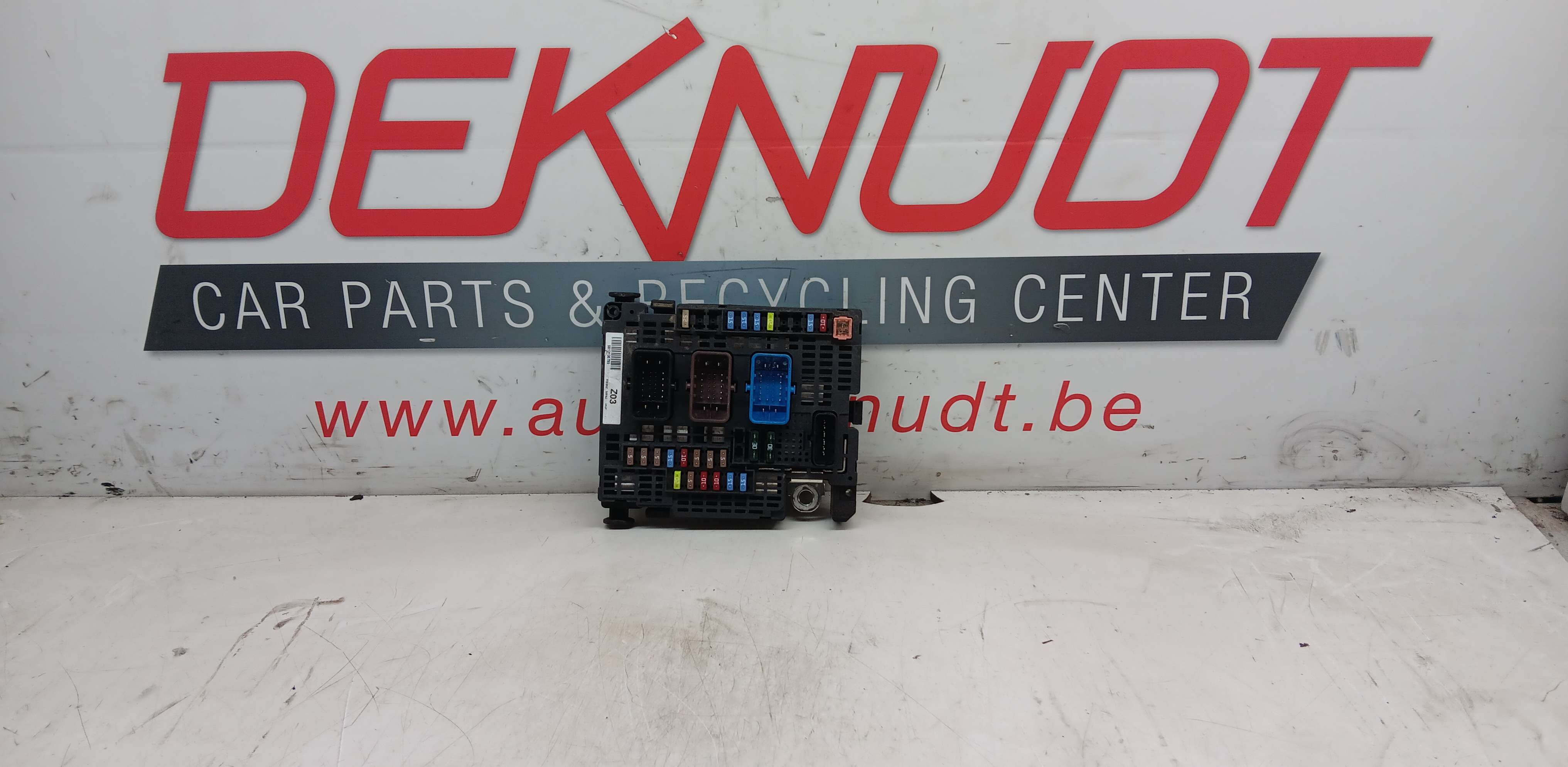 fuse box Opel Grandland X