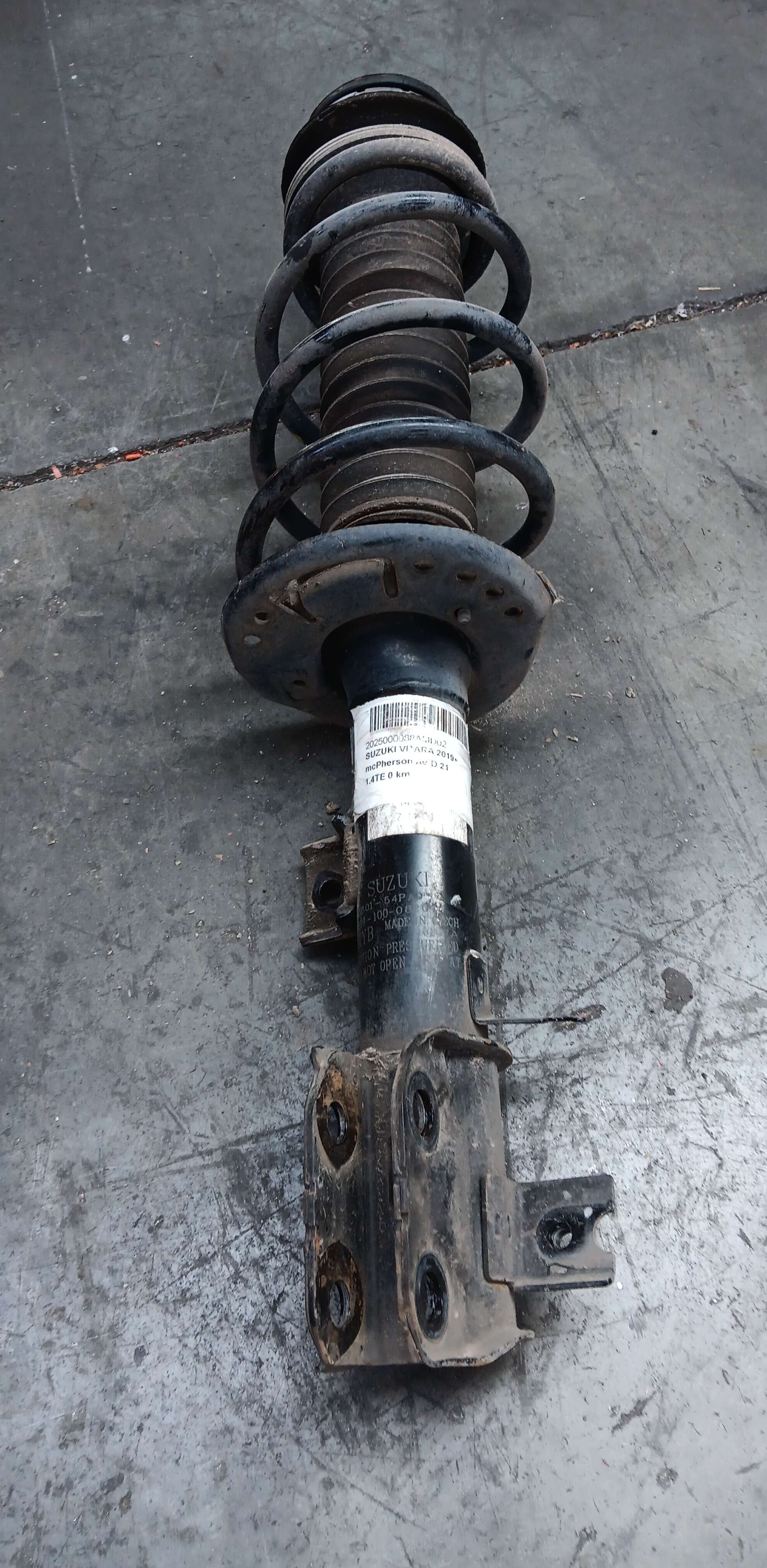 McPherson rechts voor Suzuki Vitara