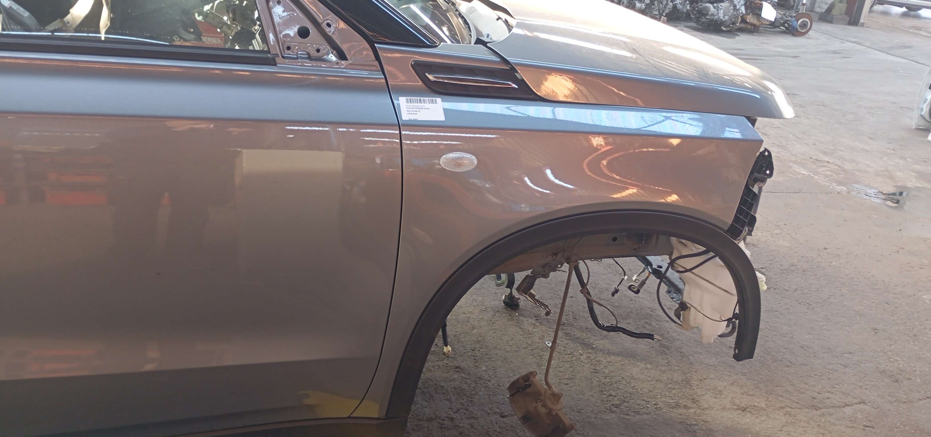 aile avant droite Suzuki Vitara