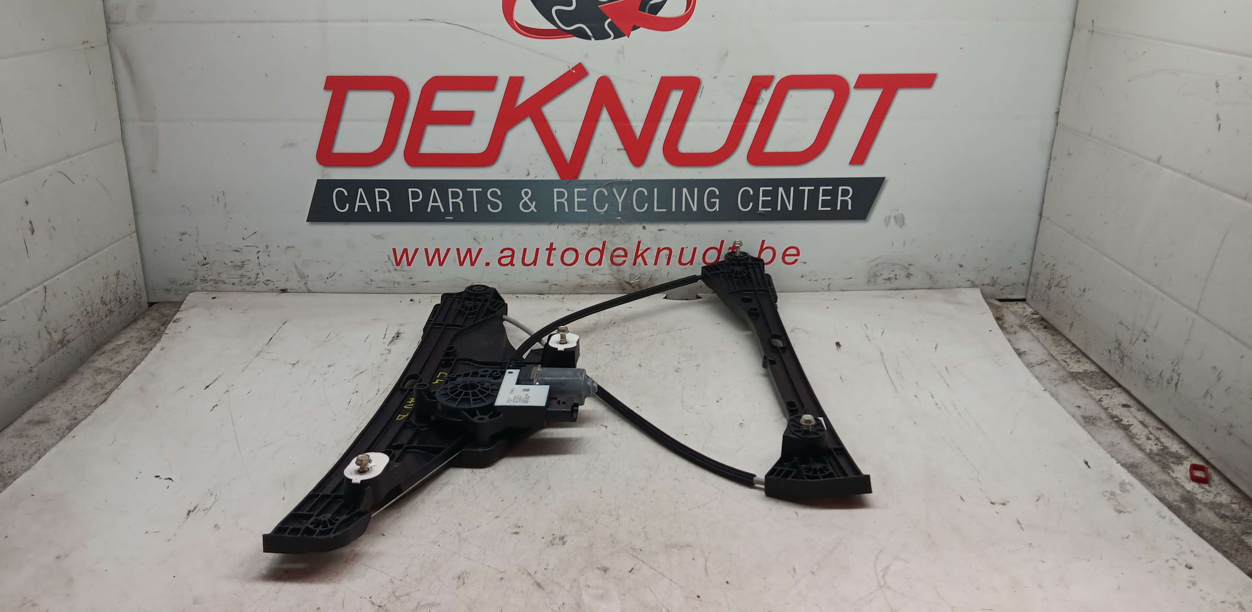 lève vitre elec AV D Citroen C 4