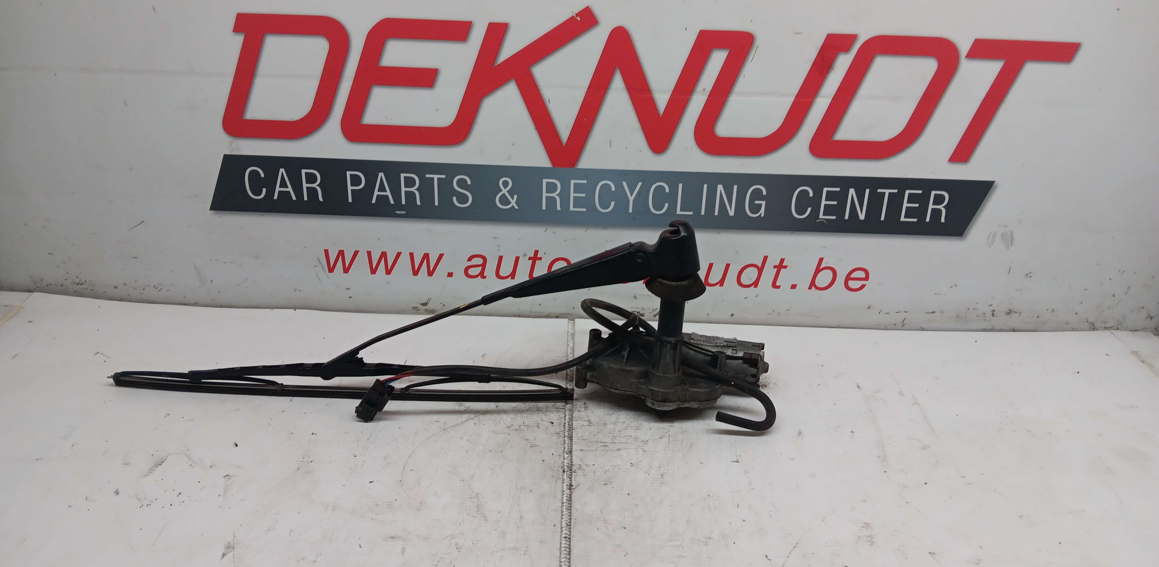 Ruitenwisser motor achter Ford Transit