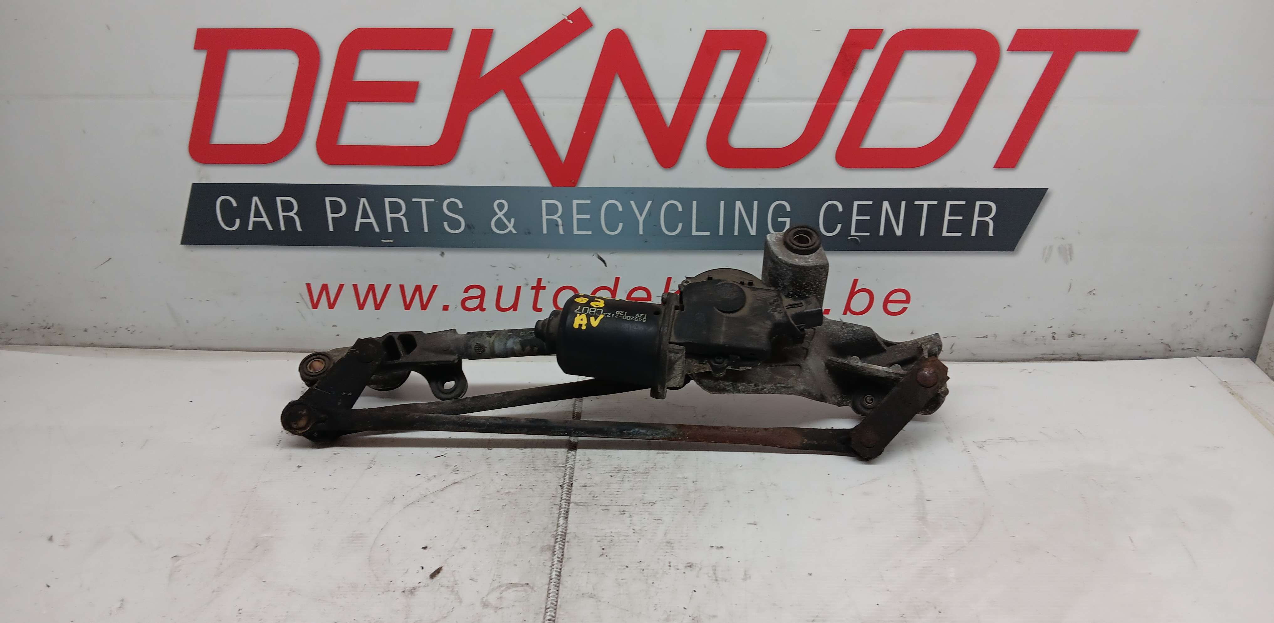 Moteur essui glace avant Mazda Premacy