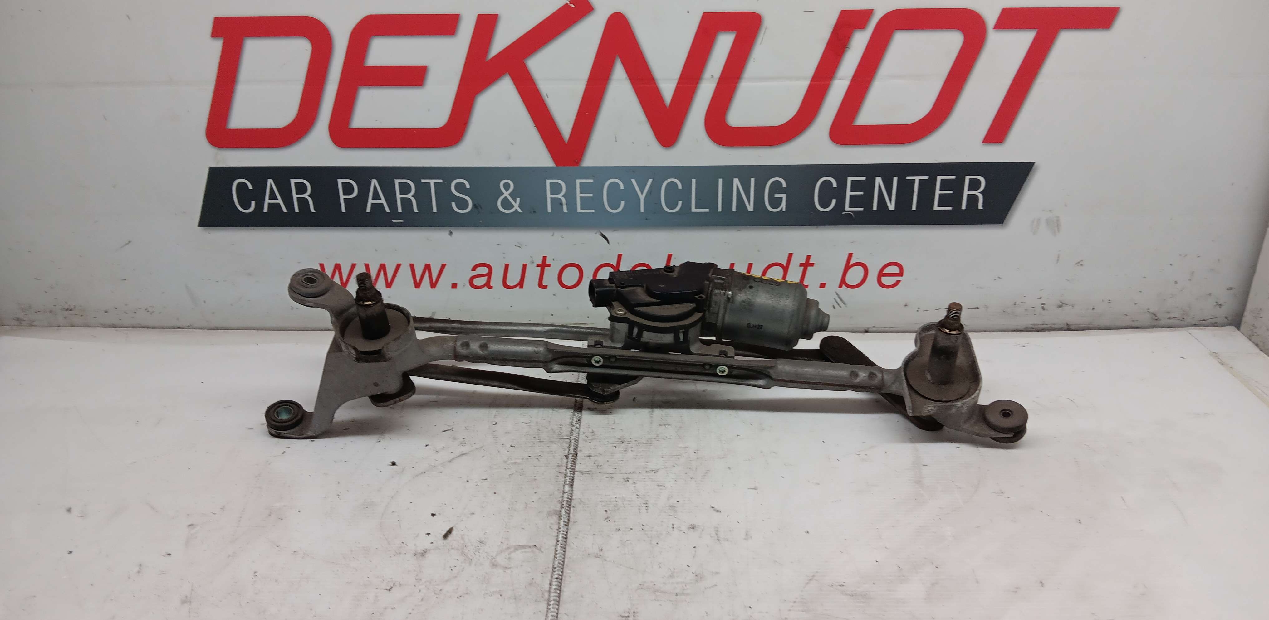 Moteur essui glace avant Mazda 5