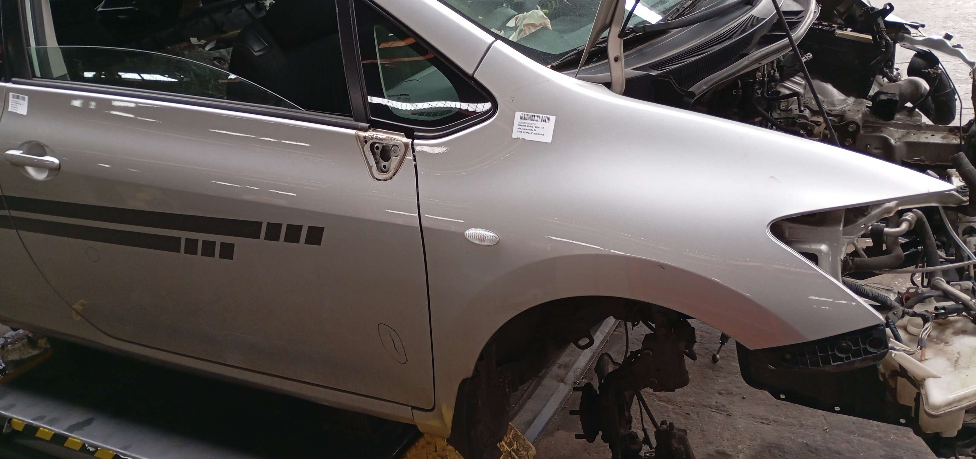 aile avant droite Toyota Auris