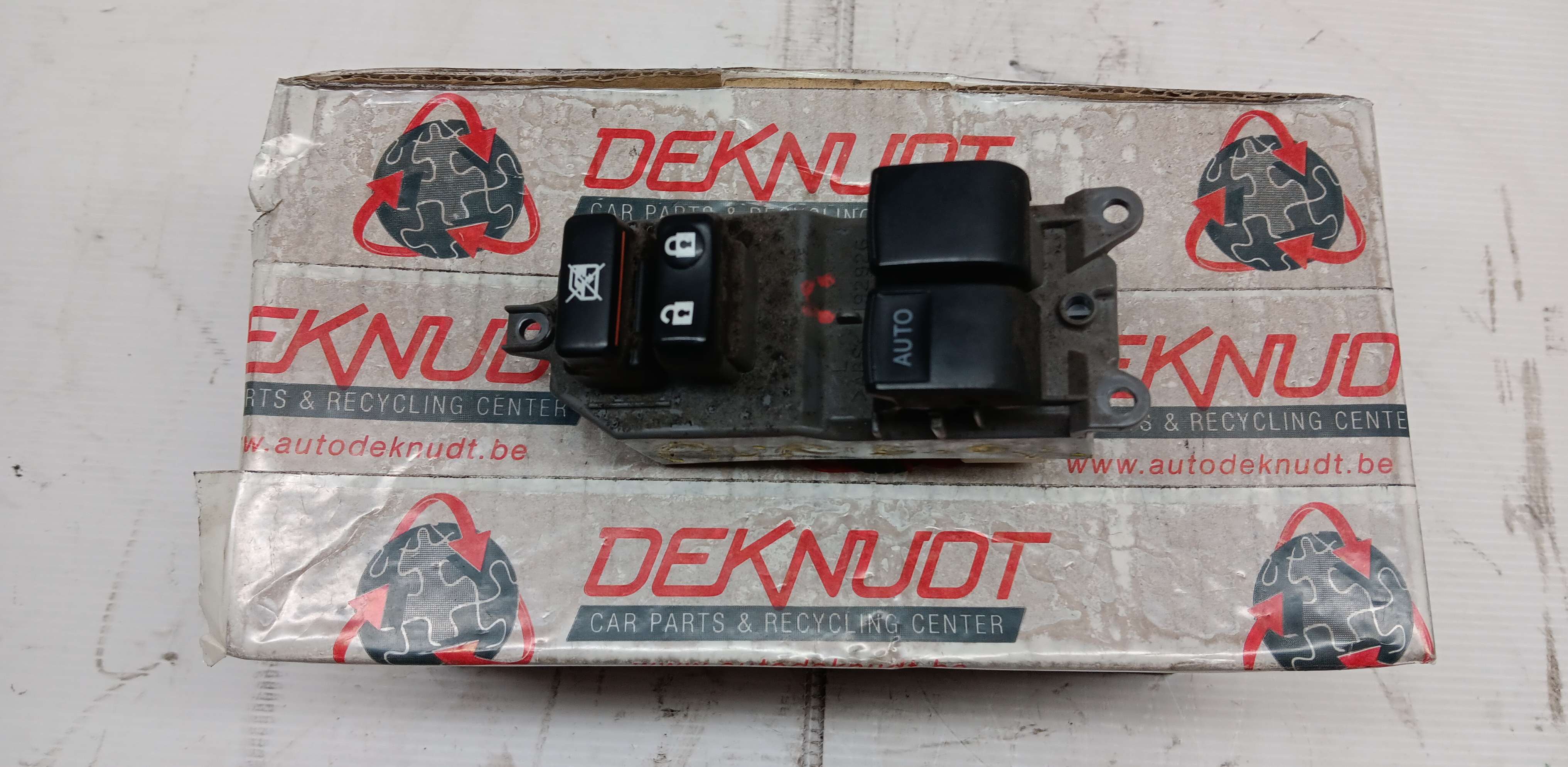 commande vitre Toyota Auris