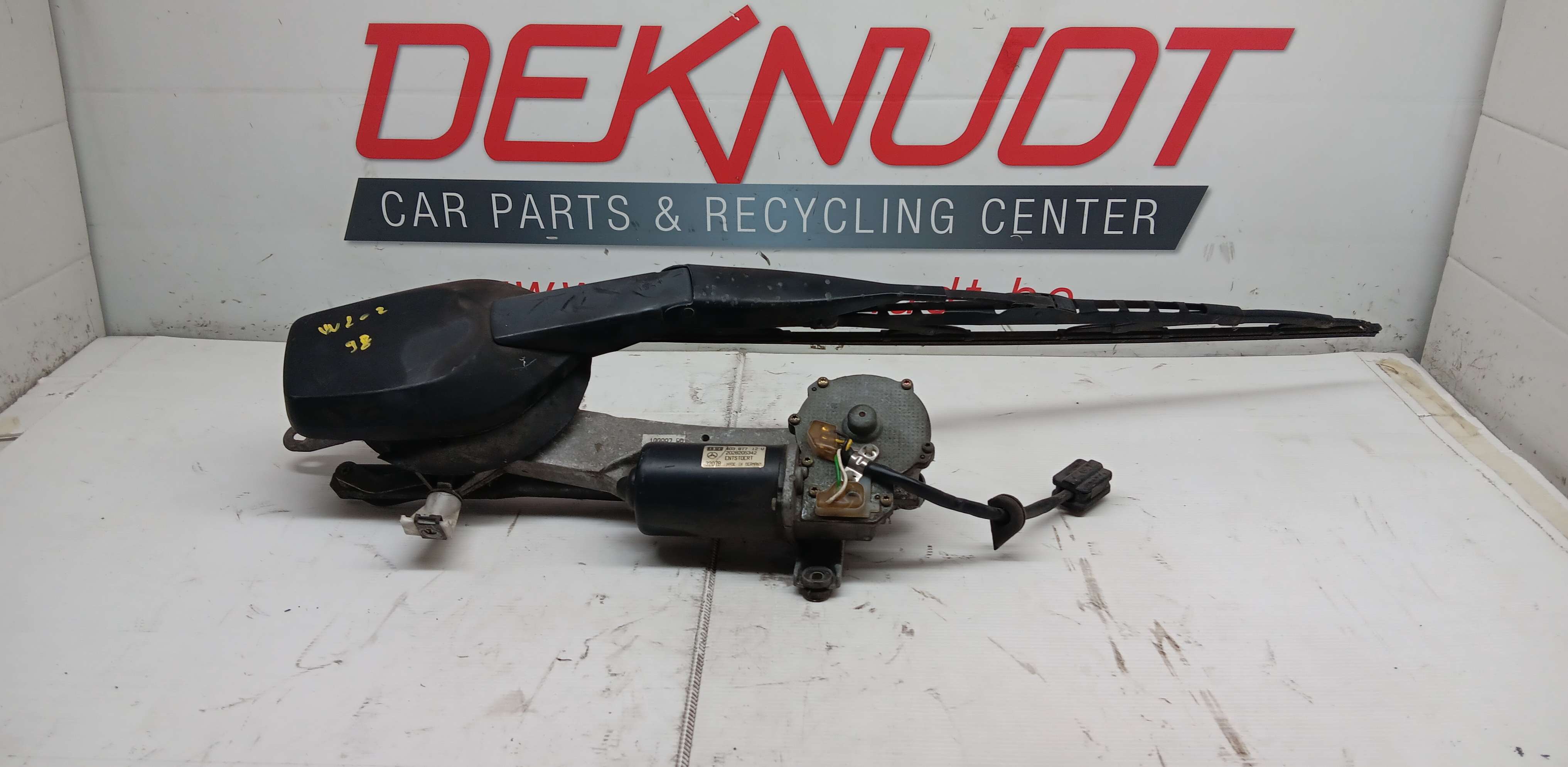 Moteur essui glace avant Mercedes-Benz C 180