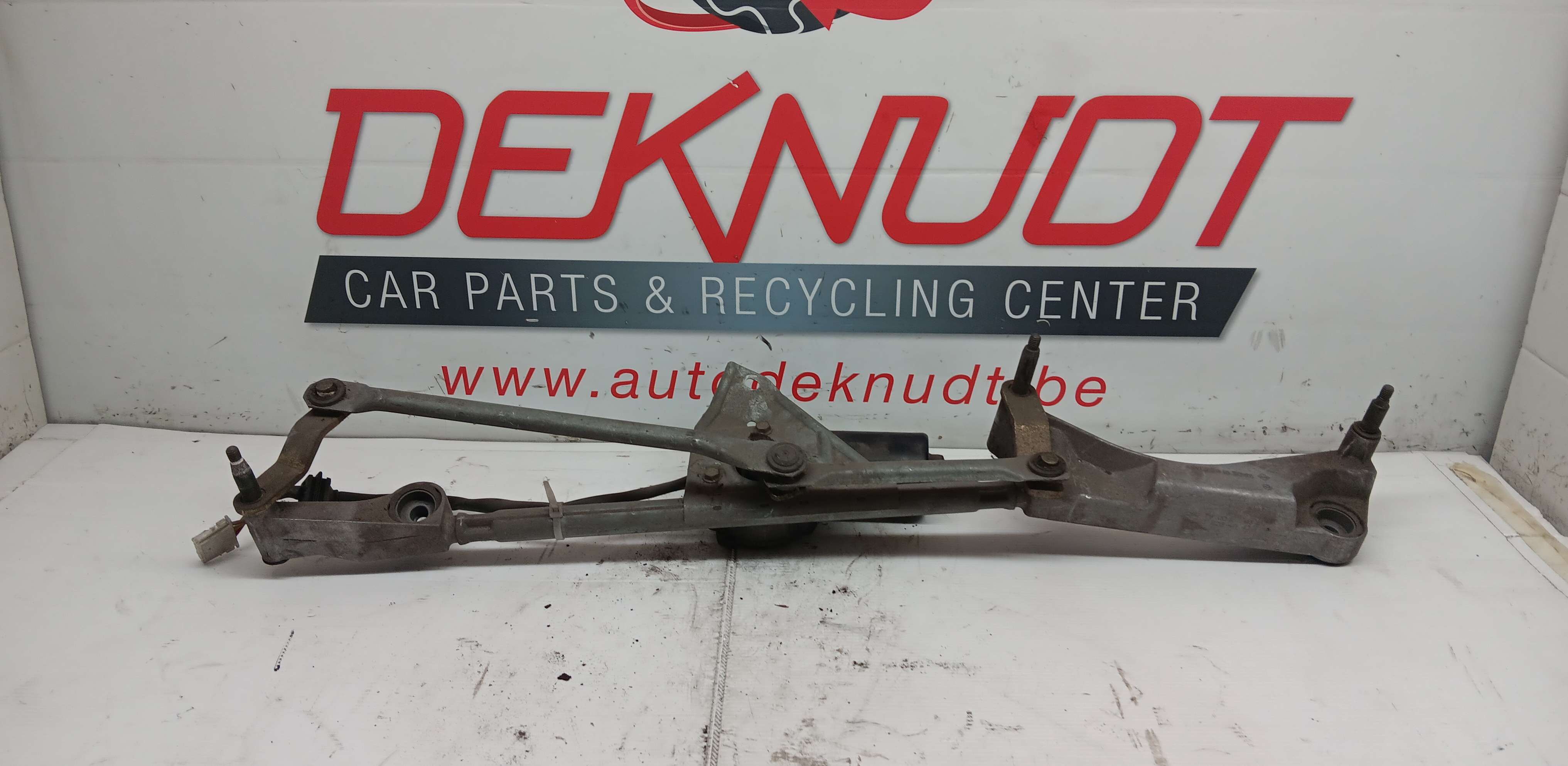 Moteur essui glace avant Mercedes-Benz C 180