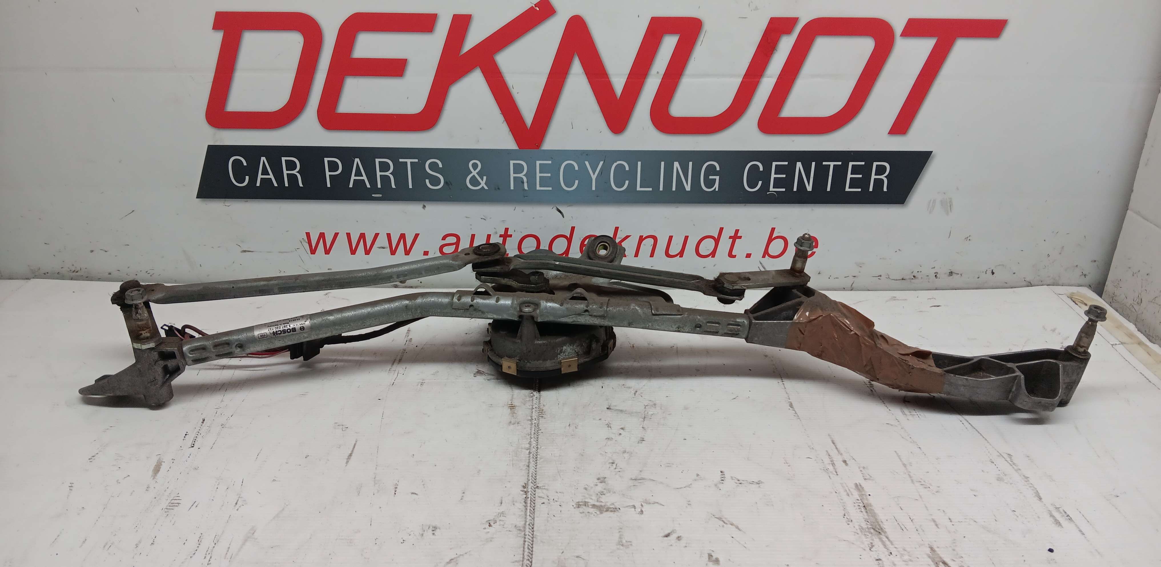 moteur essui glace avant Mercedes-Benz E 200