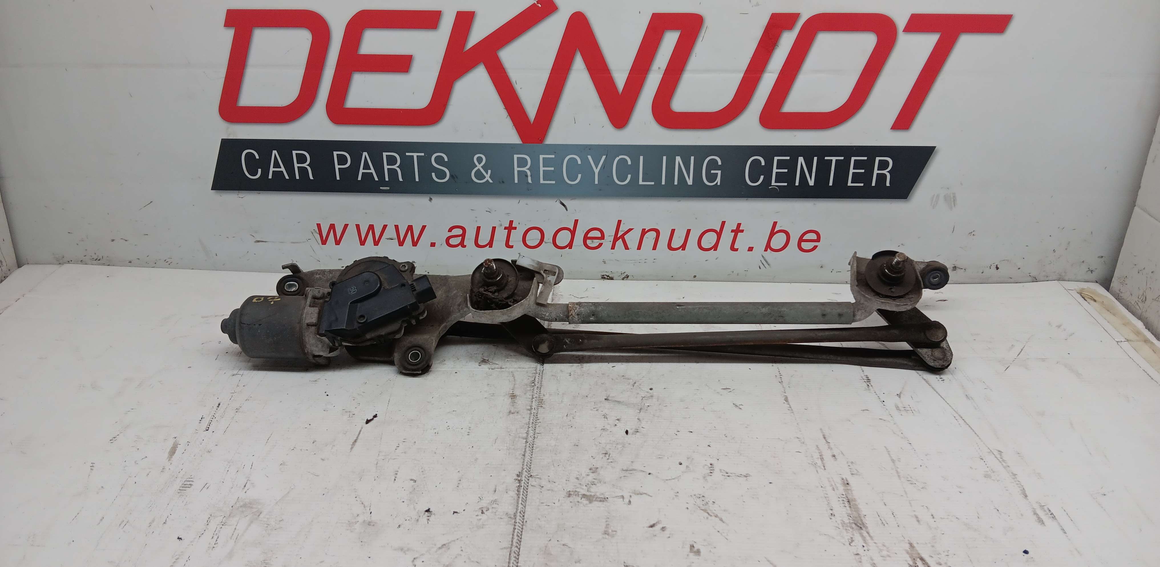 moteur essui glace avant Mitsubishi Colt