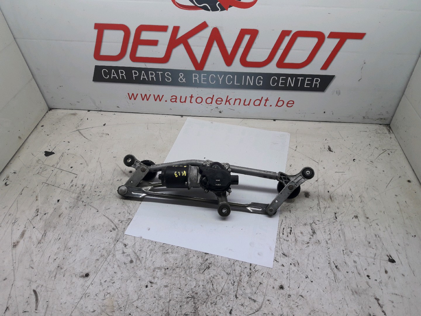 moteur essui glace avant Nissan Micra