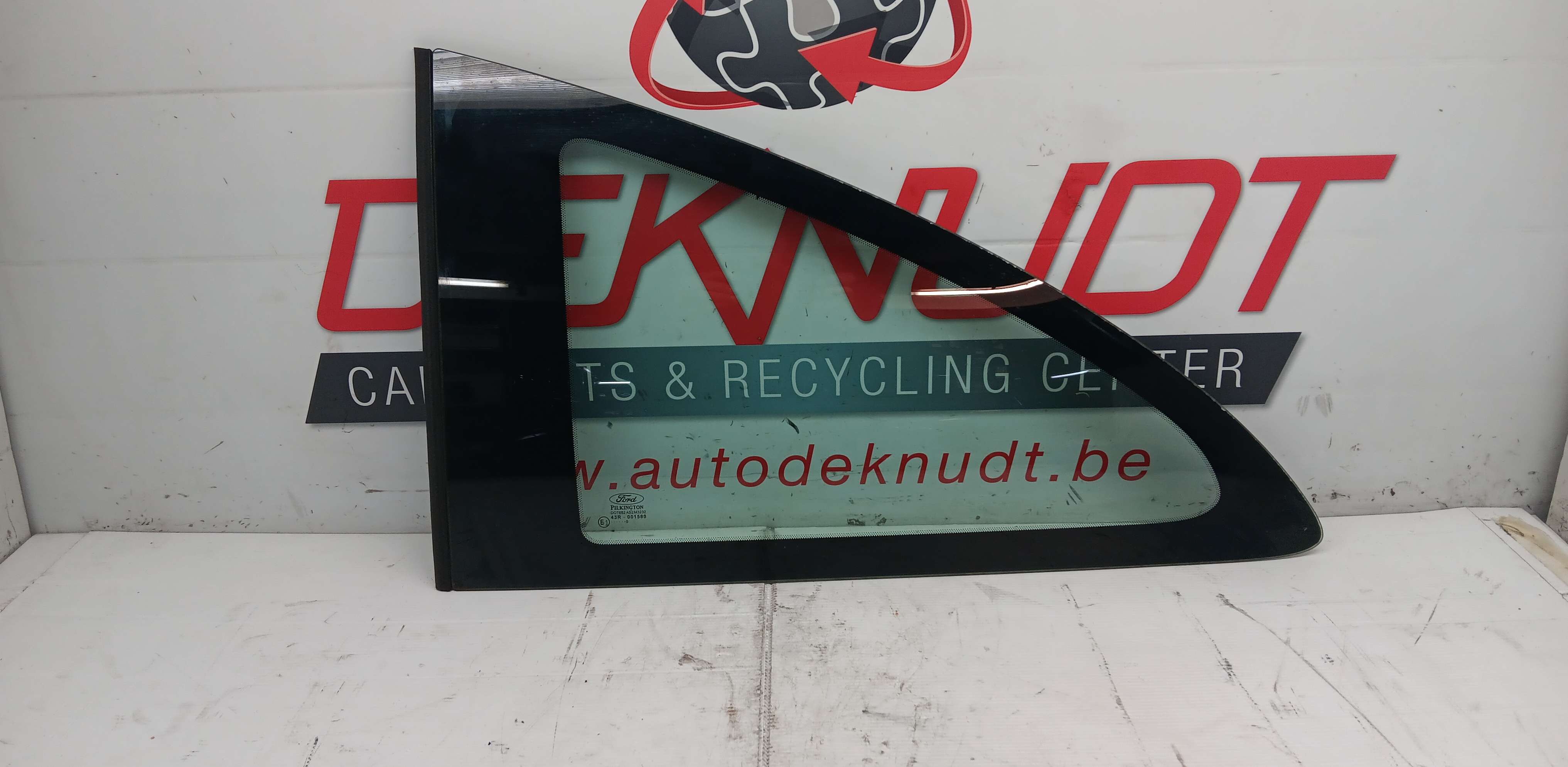 vitre porte ARR G Ford Ka