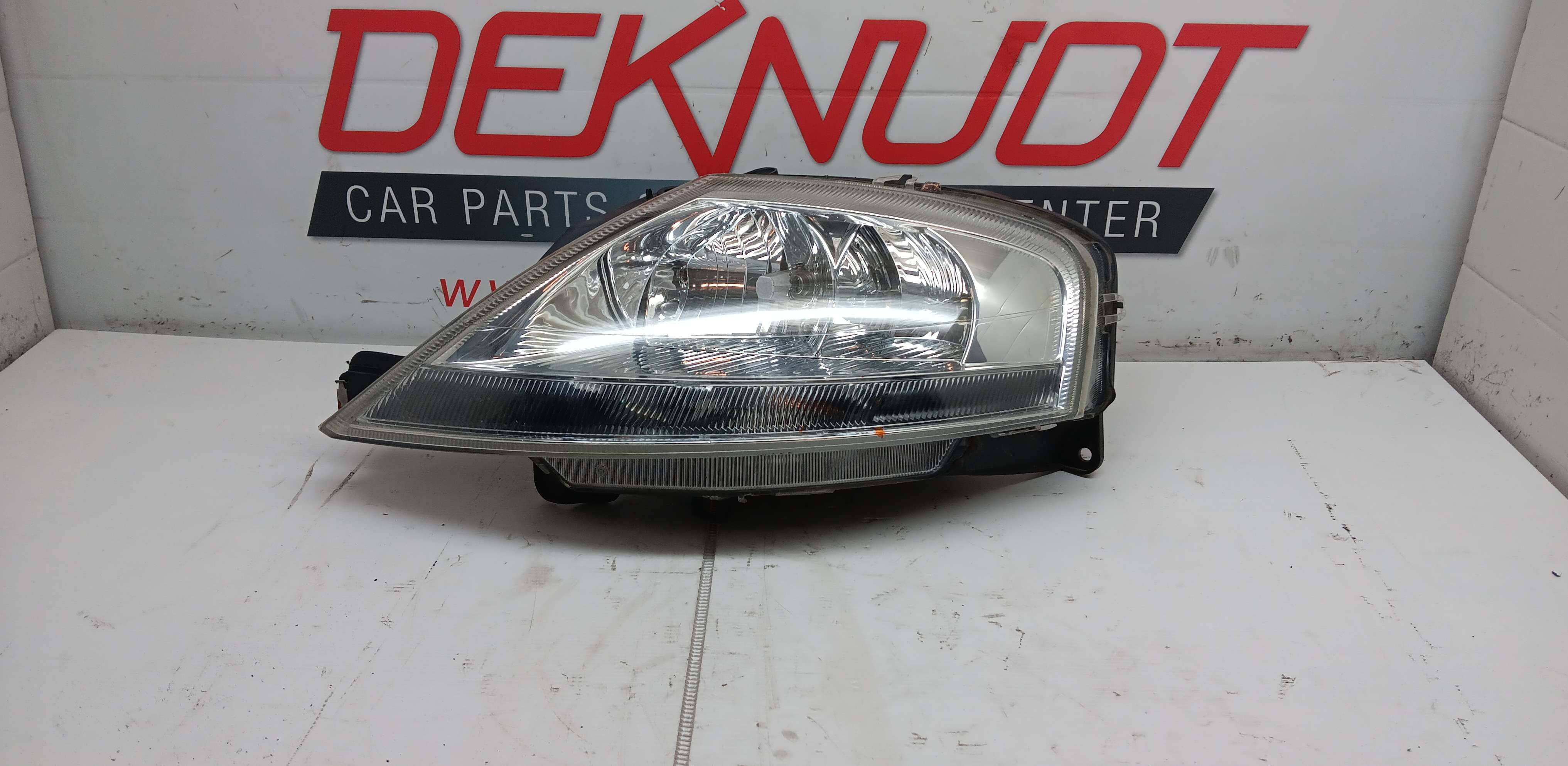 Headlight lift Citroen C3 I  2002 - 05