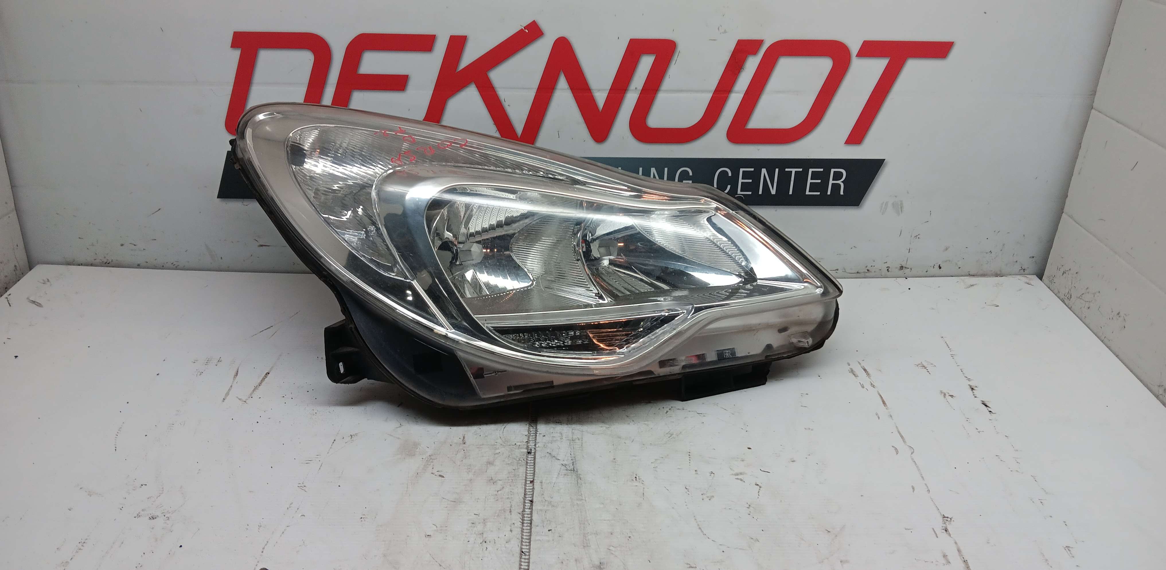 Koplamp rechts voor Opel Corsa