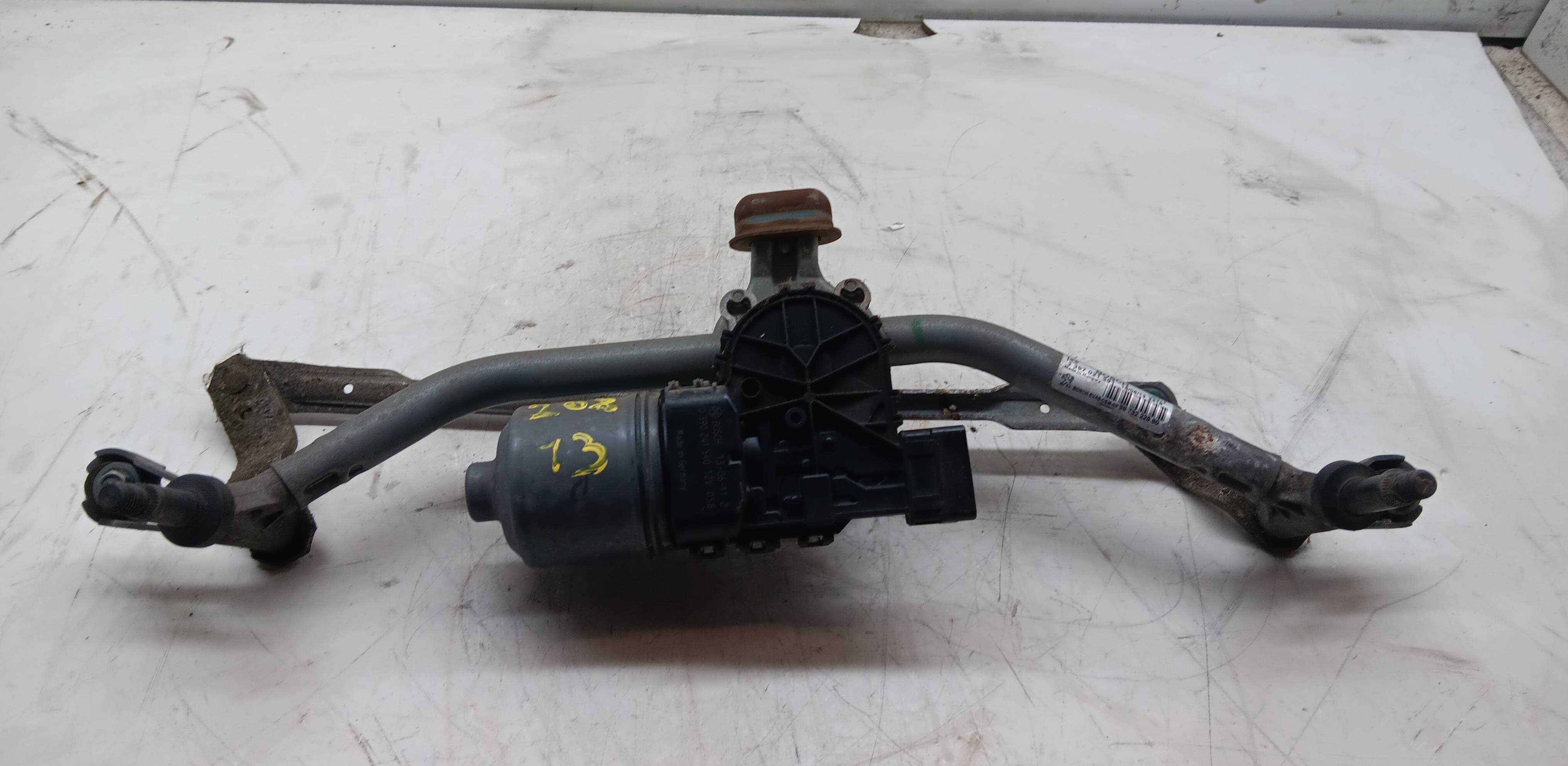 moteur essui glace avant Peugeot 208 2012 - 2019