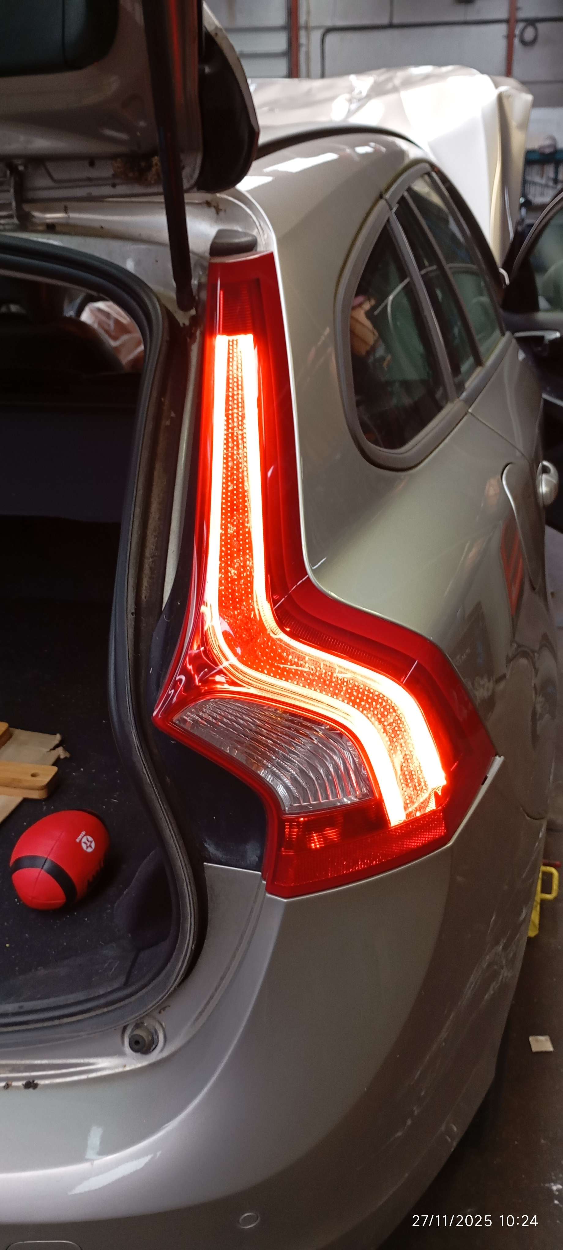Lichtblok rechts achter Volvo V60