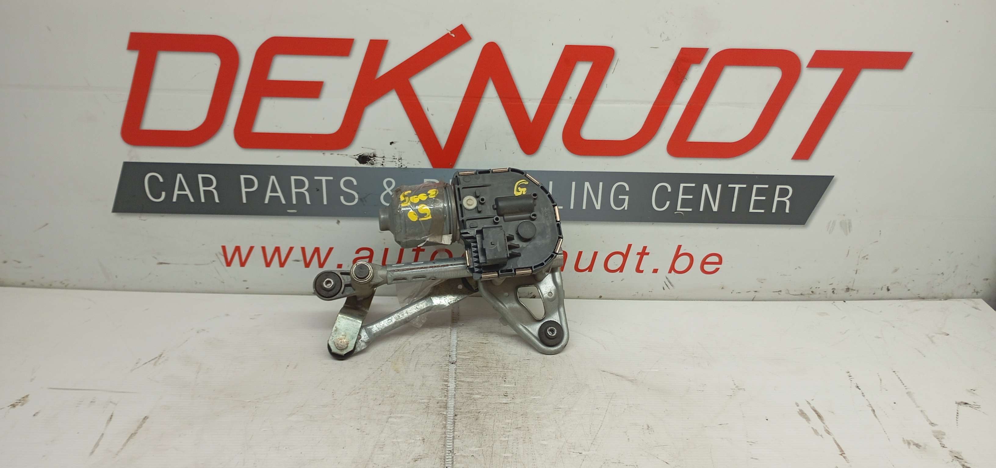 Ruitenwisser motor voor links Peugeot 5008 2009 - 17