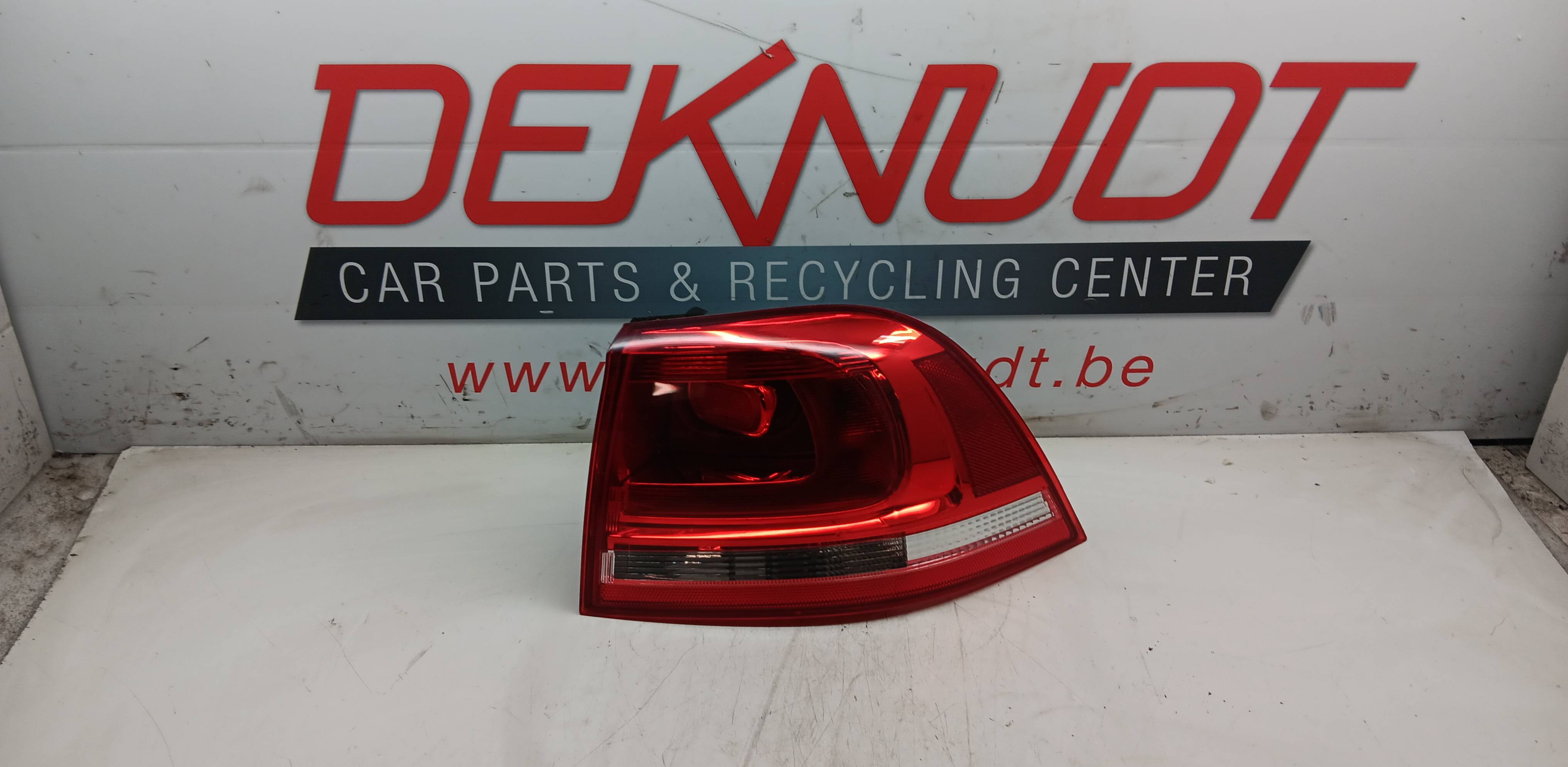 feu ARD Vw TOUAREG II 2010 - 17