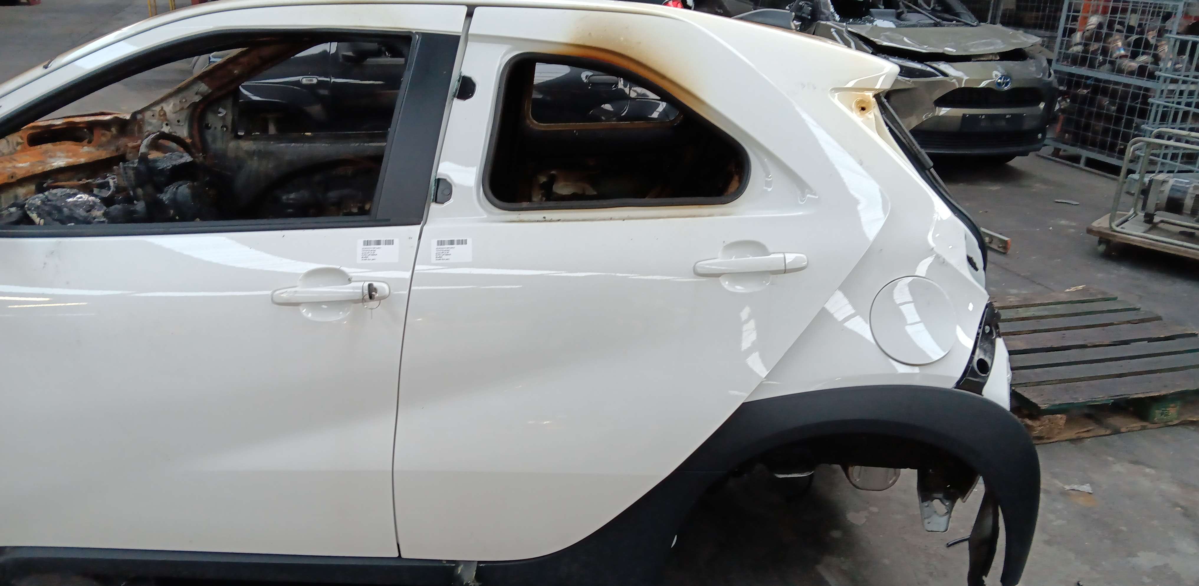 Deur links achter Toyota AYGO X 2022+