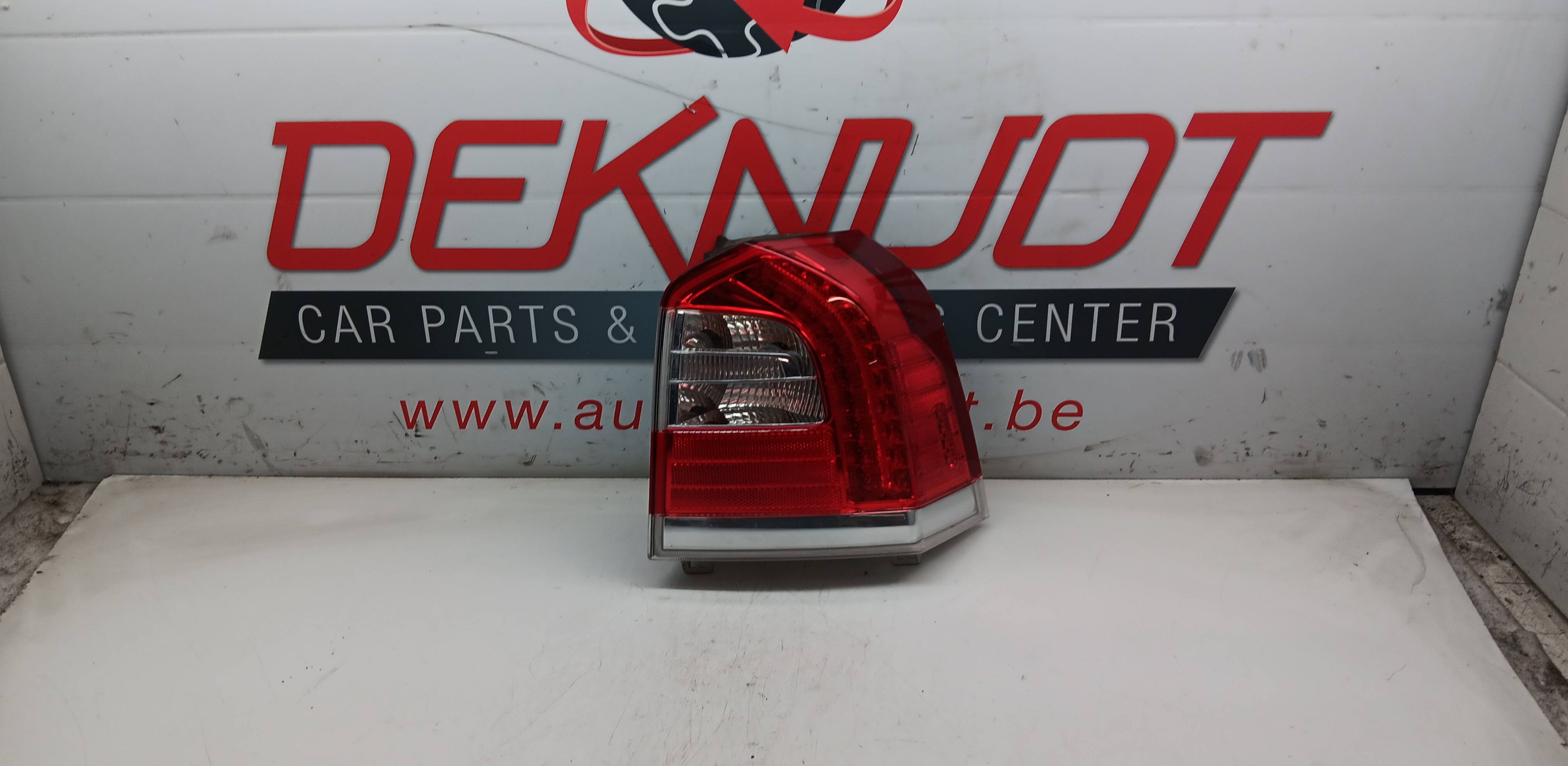 feu ARD Volvo V 70 +12