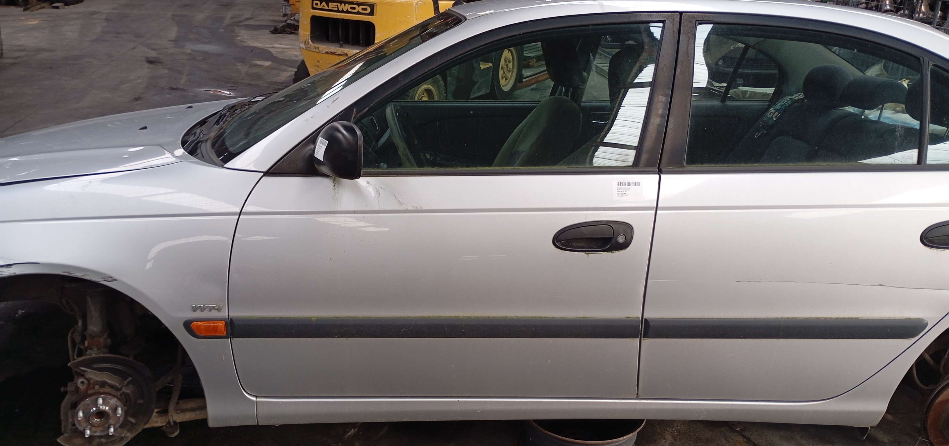 Deur links voor Toyota AVENSIS I 1997 - 02