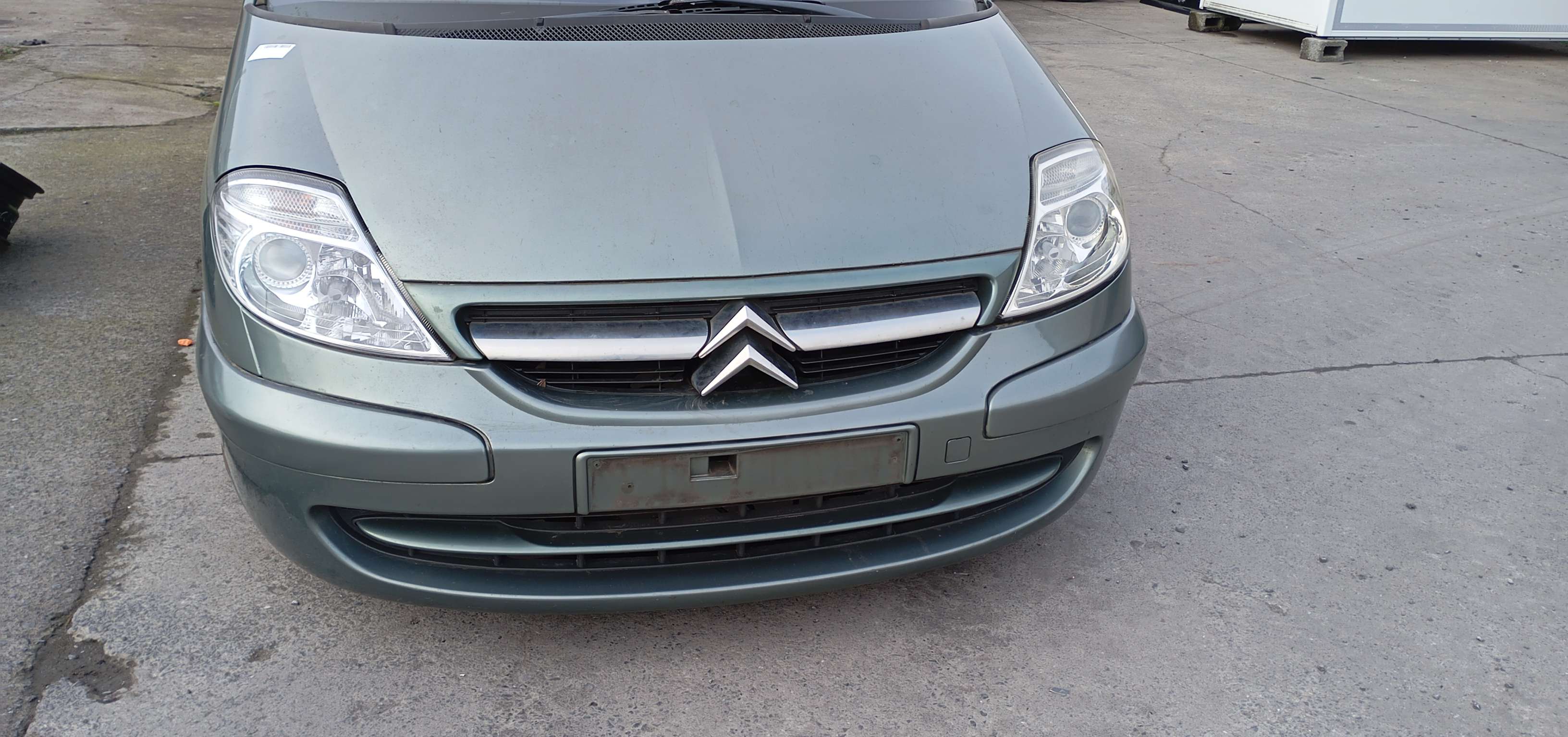Volledige kop Citroen C8