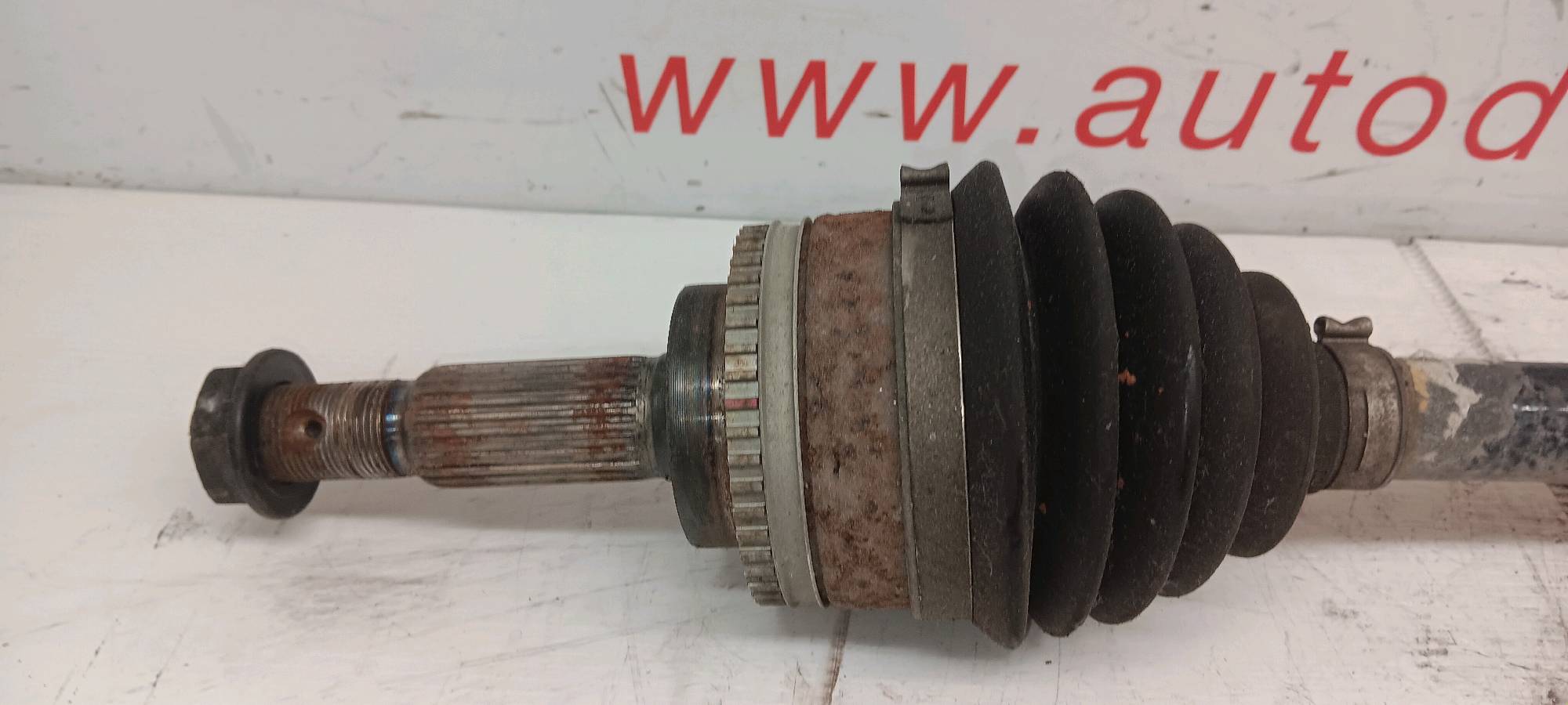 Kardan links Toyota AVENSIS I 1997 - 02