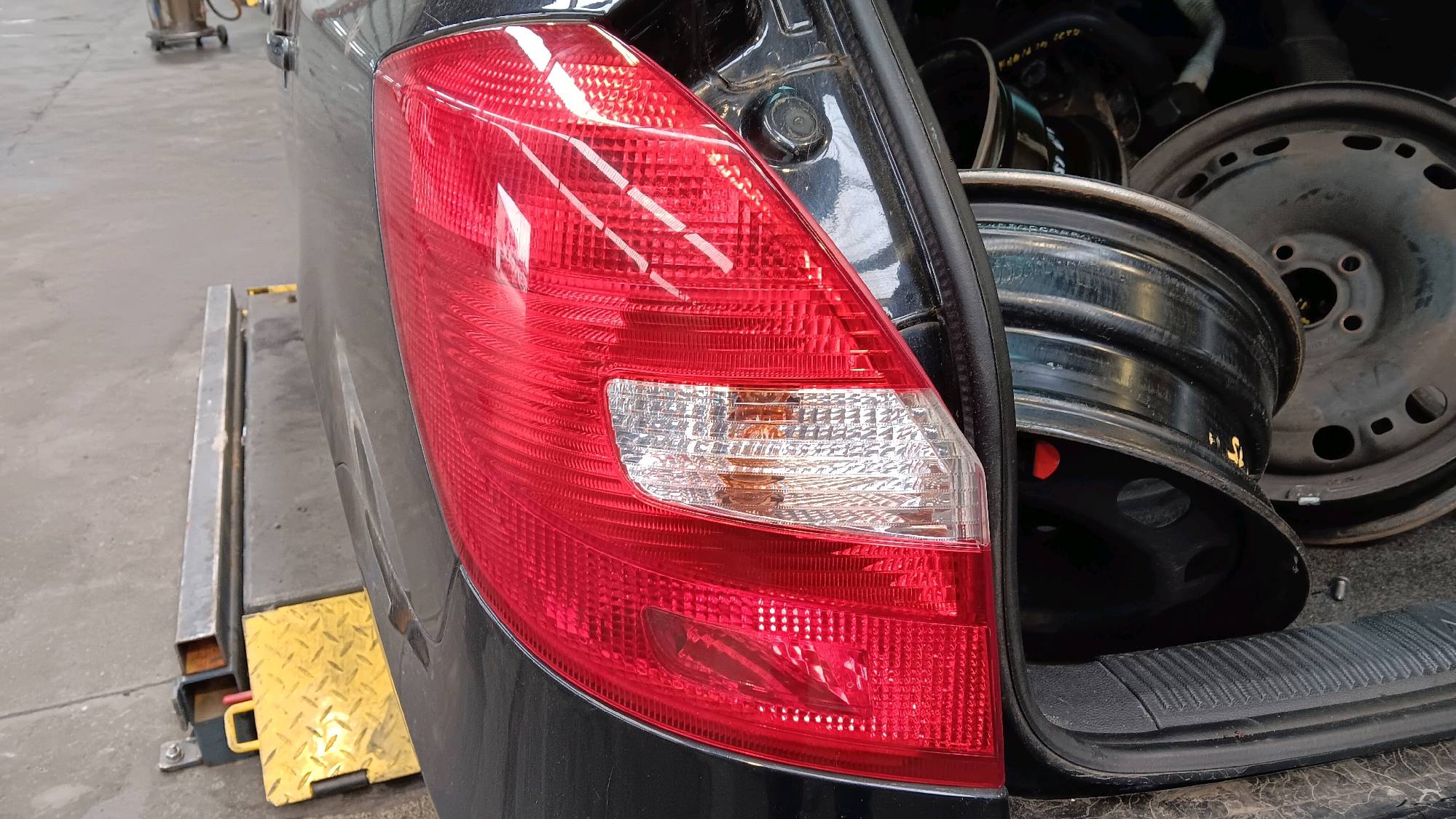 feu ARG Skoda FABIA II 2010 - 14