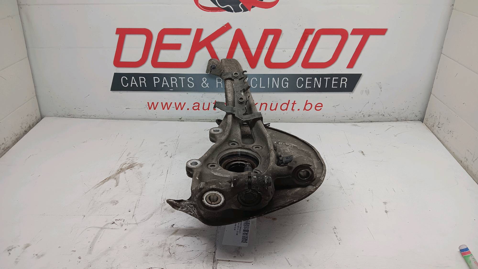 moyeu AV G Audi A4 B9 2015 - 18