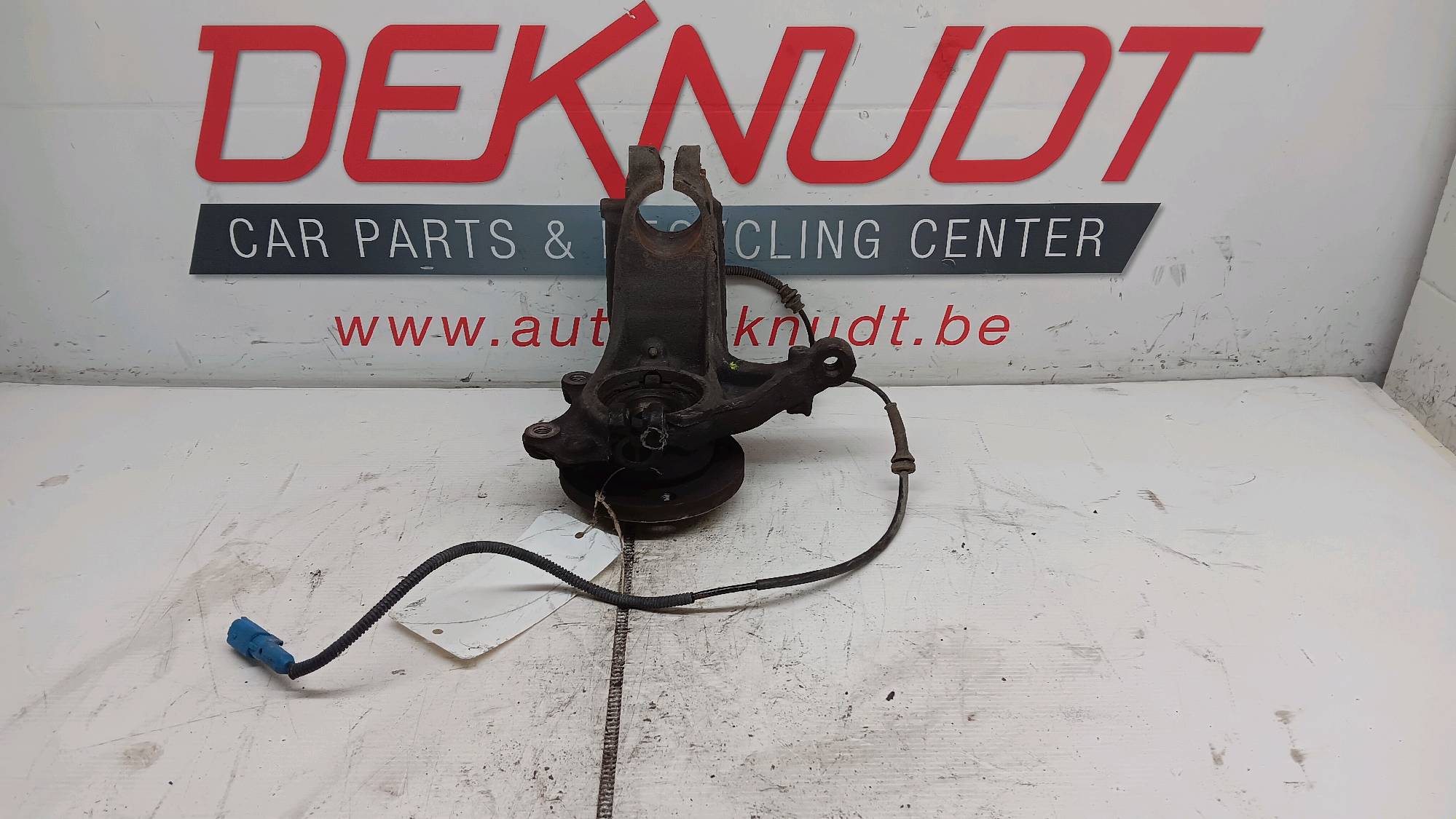 Fusee rechts voor Peugeot 208 I 2012 - 2015