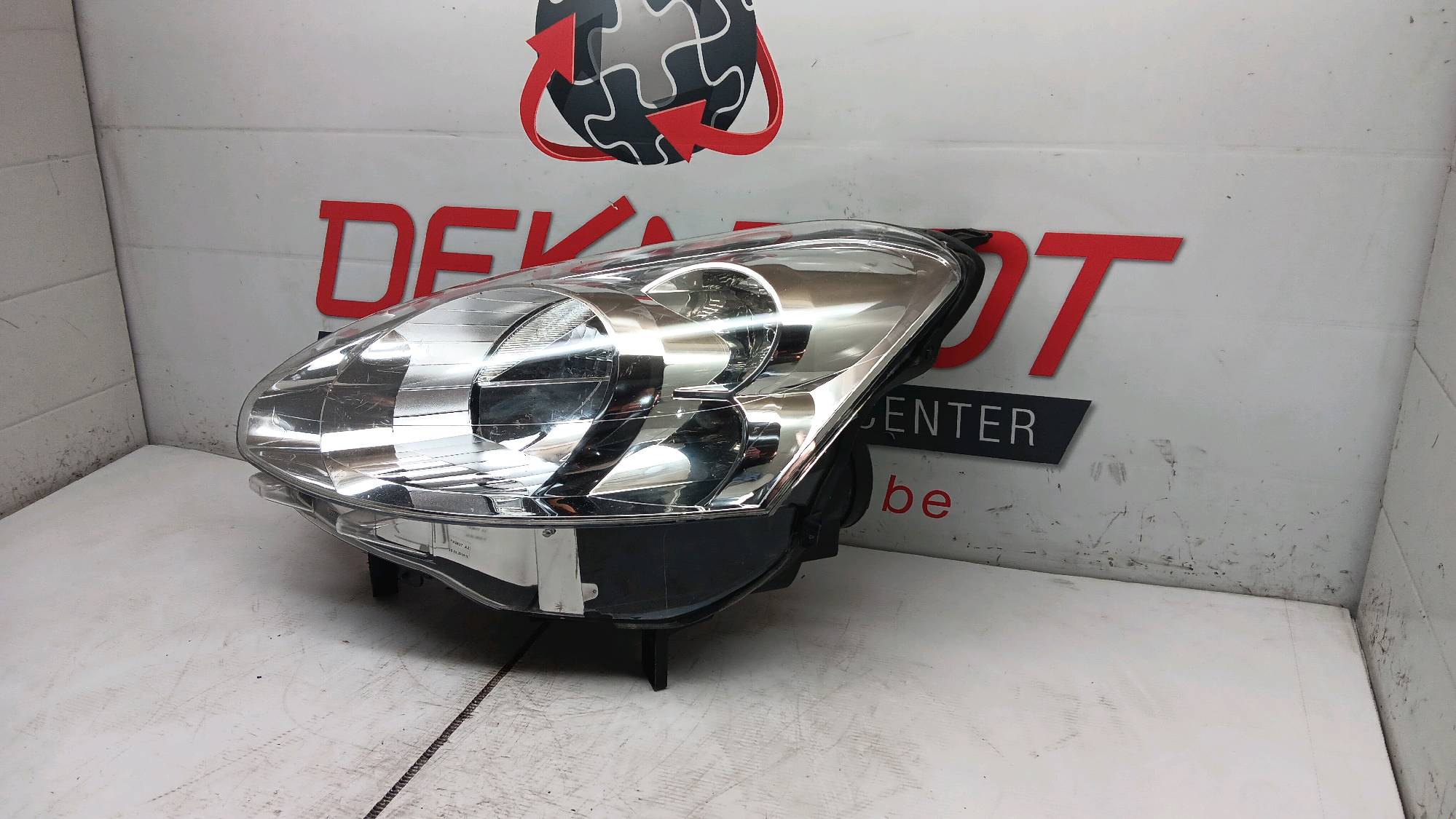 Koplamp links voor Peugeot PARTNER II 2008 - 18