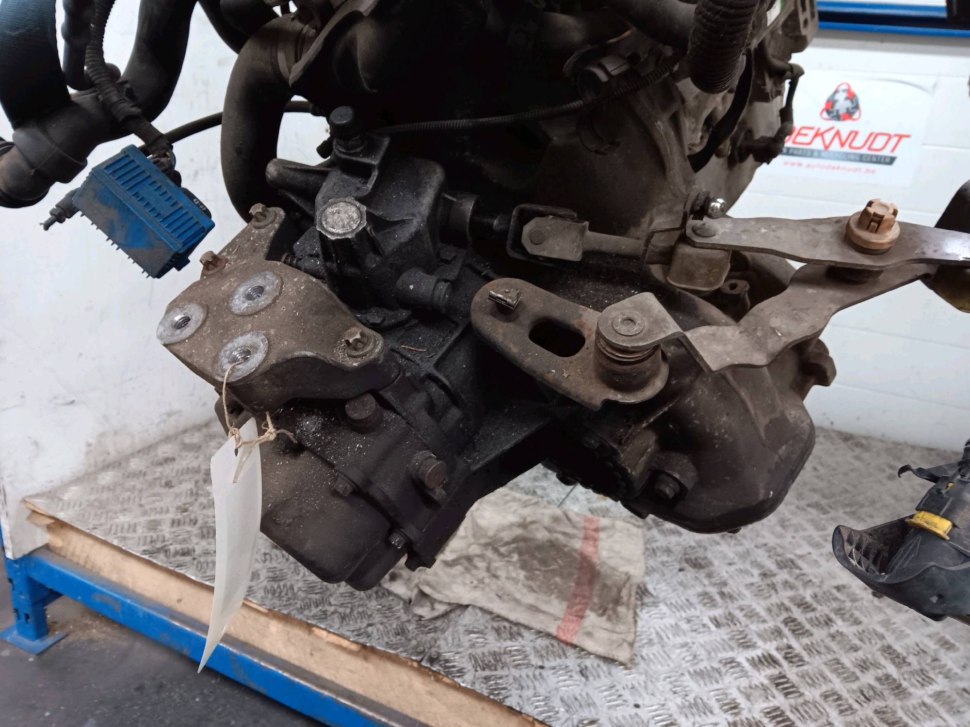 2. Boite de vitesse Opel CORSA D 2006 - 10