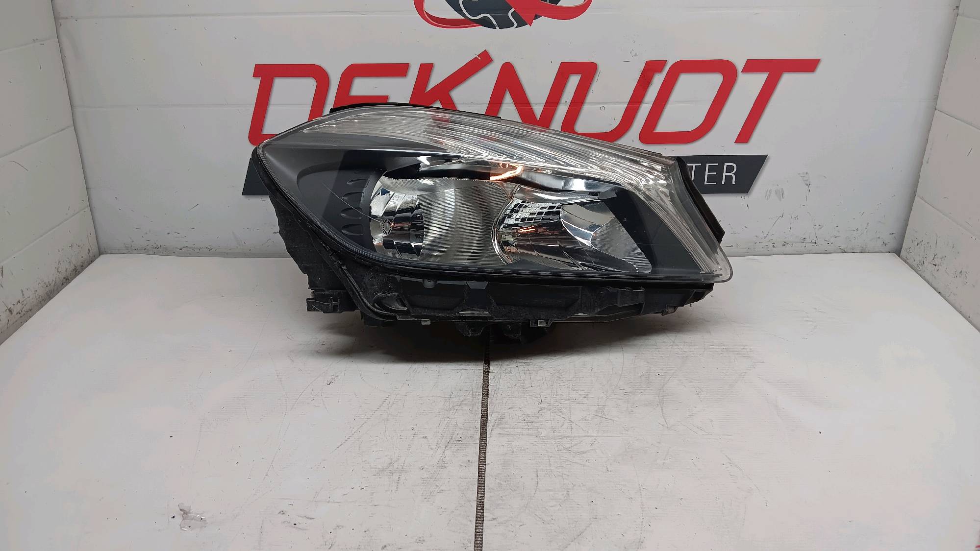 Koplamp rechts voor Mercedes-Benz A 176 2012 - 15