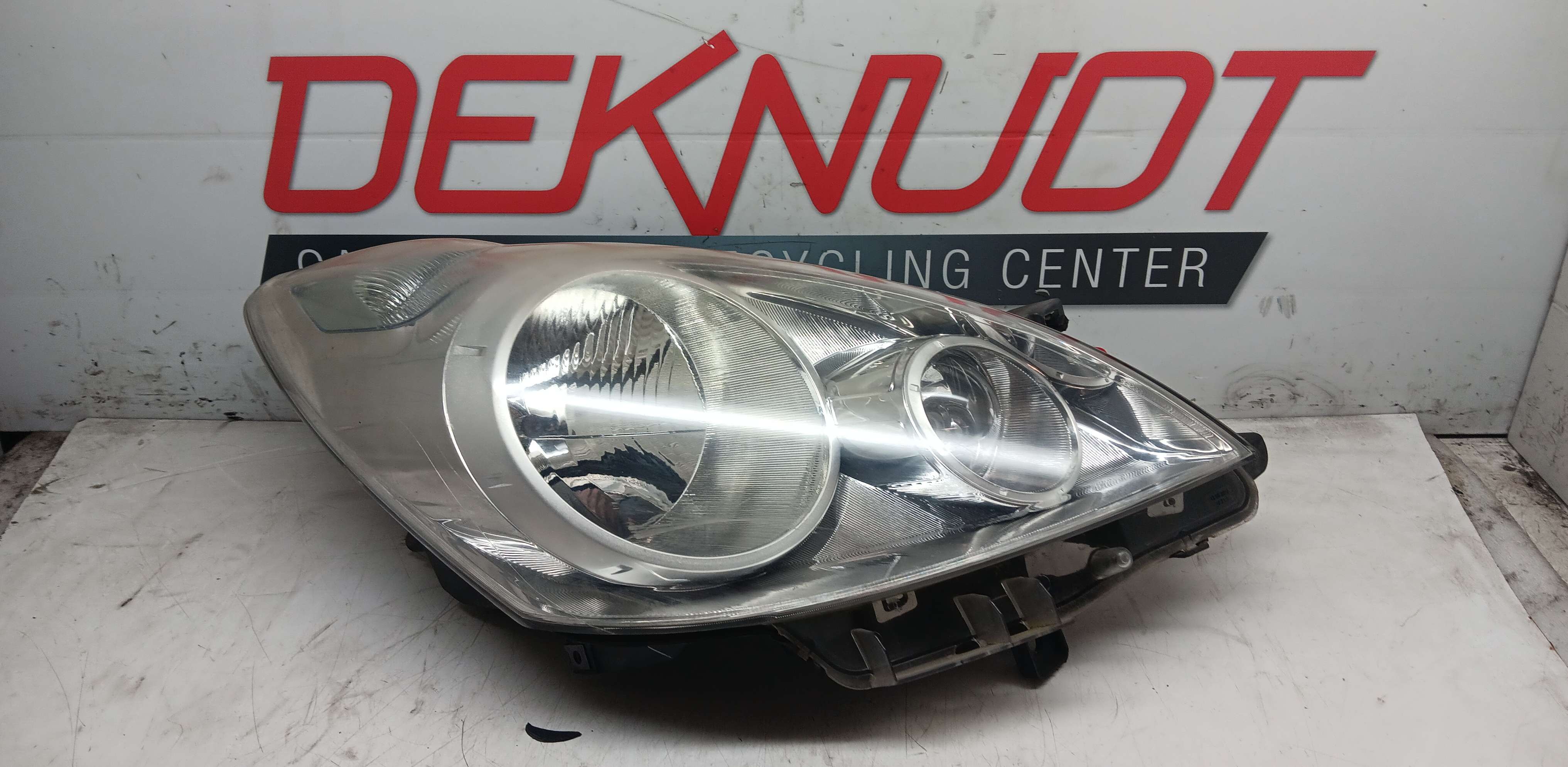 Koplamp rechts voor Nissan NOTE 2005 - 12