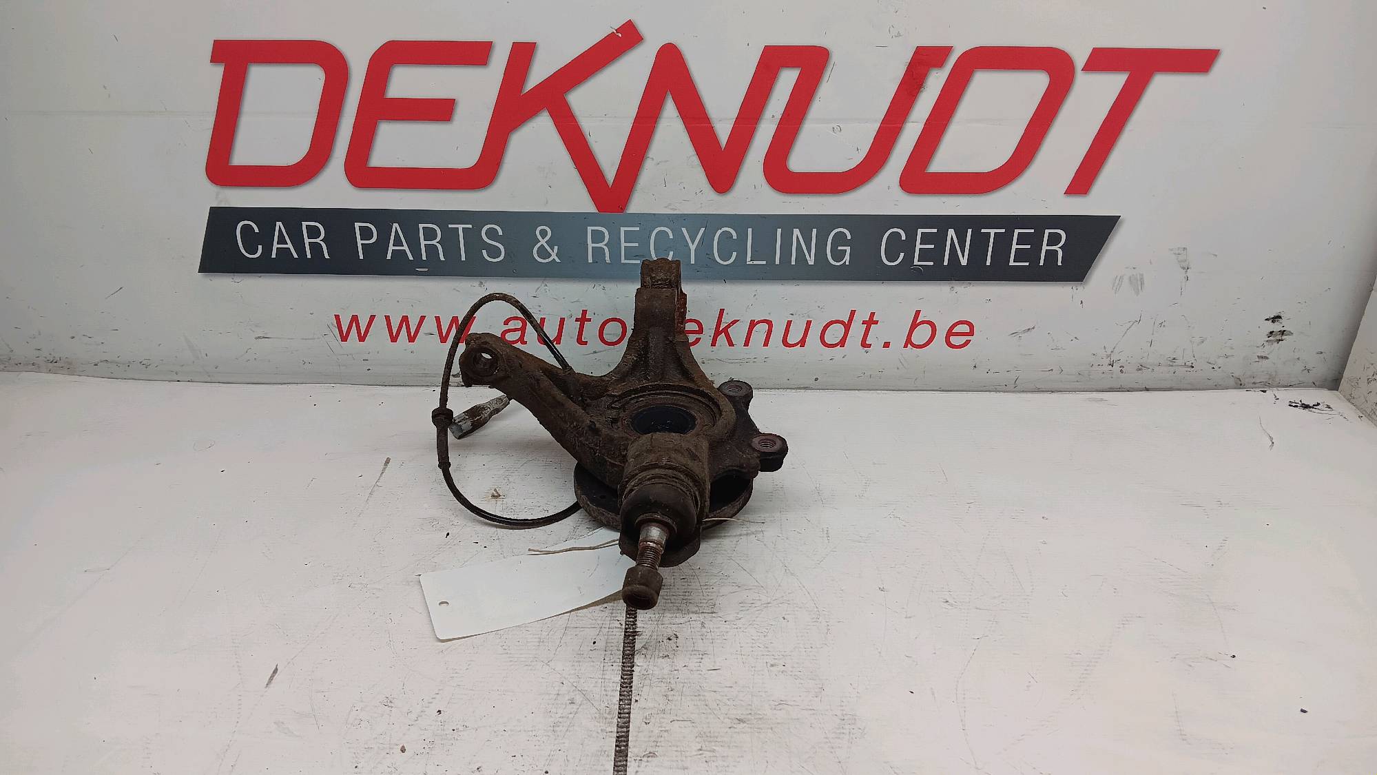 moyeu AV G Citroen BERLINGO II 2008 - 18