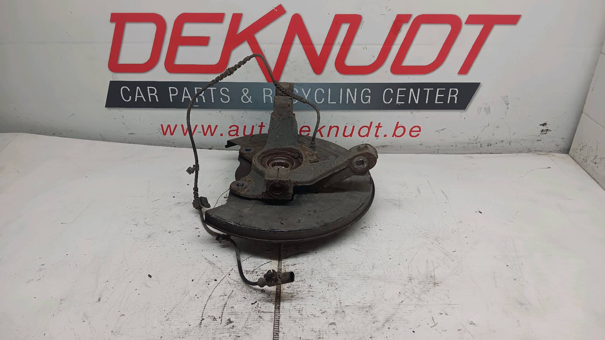 Fusee rechts voor Opel Meriva