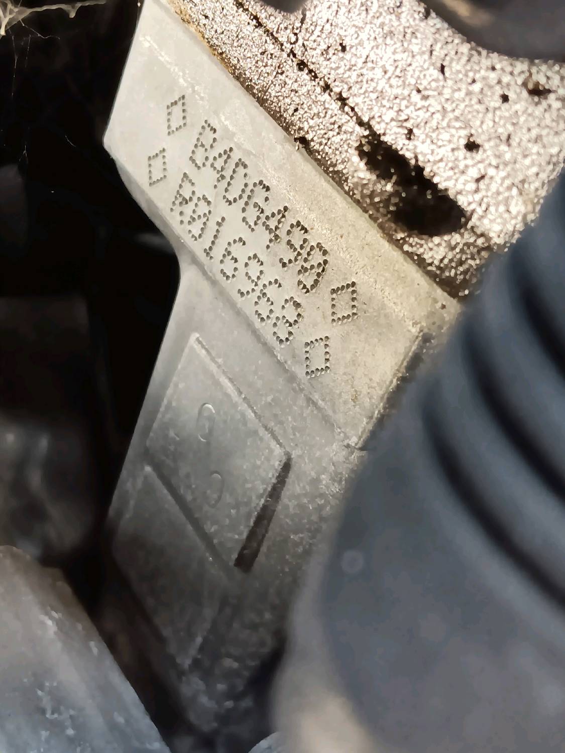 1. Motor Dacia SANDERO II 2016 - 21