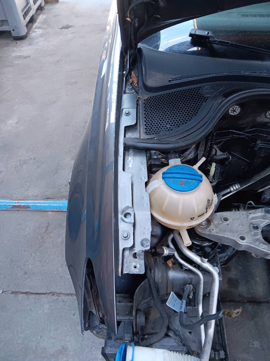 aile avant droite Vw POLO 2009 - 17 6R