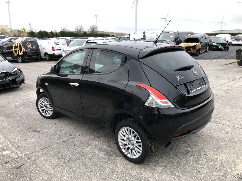 Deur links achter Lancia YPSILON II 2011 - 17