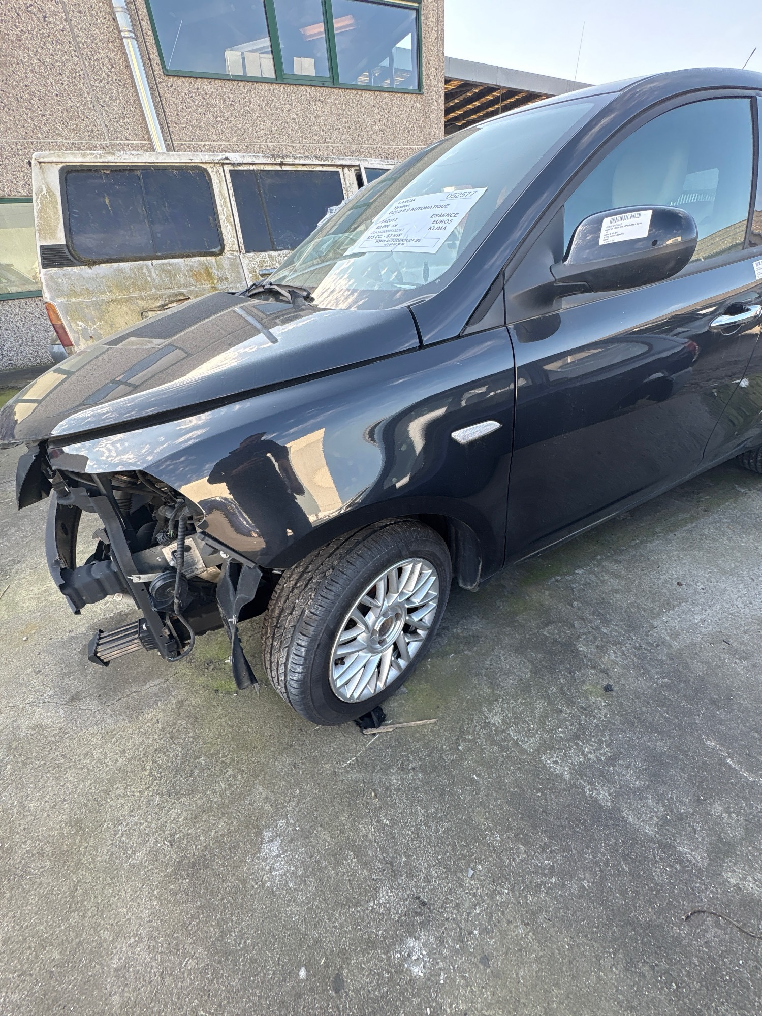 Vleugel links voor Lancia YPSILON II 2011 - 17