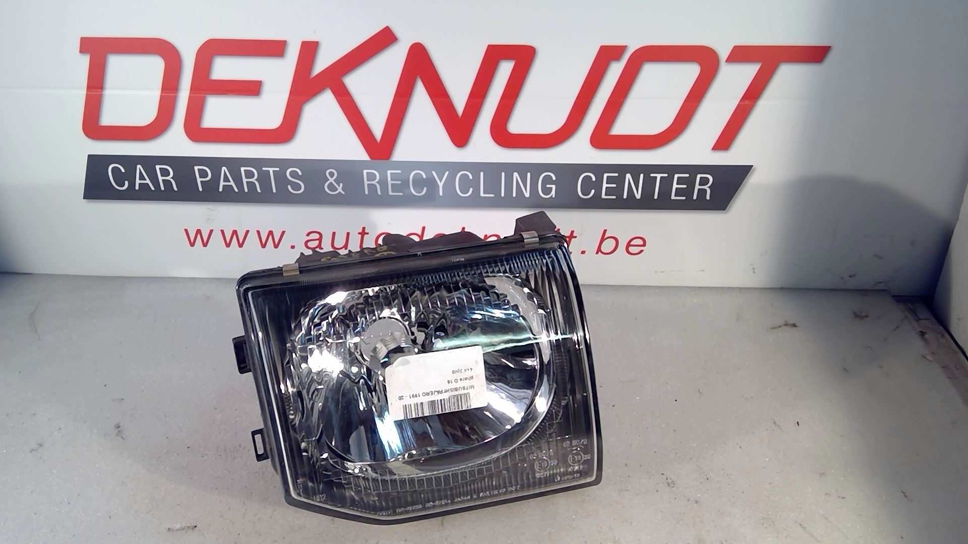 Koplamp rechts voor Mitsubishi PAJERO 1991 - 00