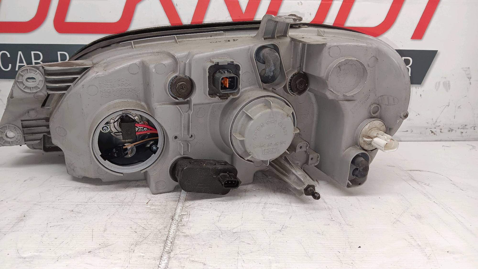 Koplamp rechts voor Kia CARNIVAL