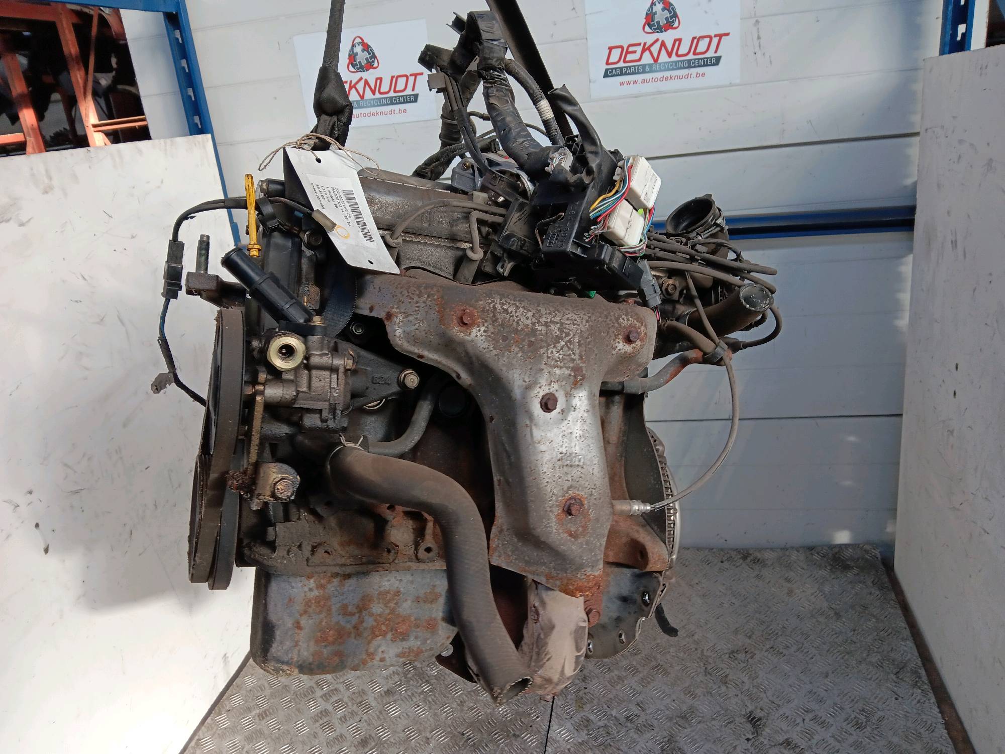 1. Motor Mazda 323 94 - 98  BA