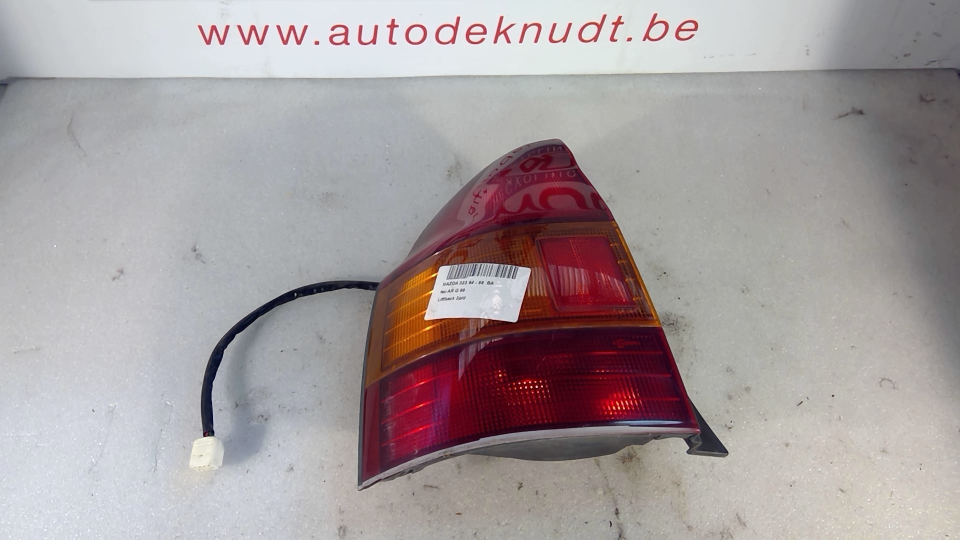 Lichtblok links achter Mazda 323 94 - 98  BA