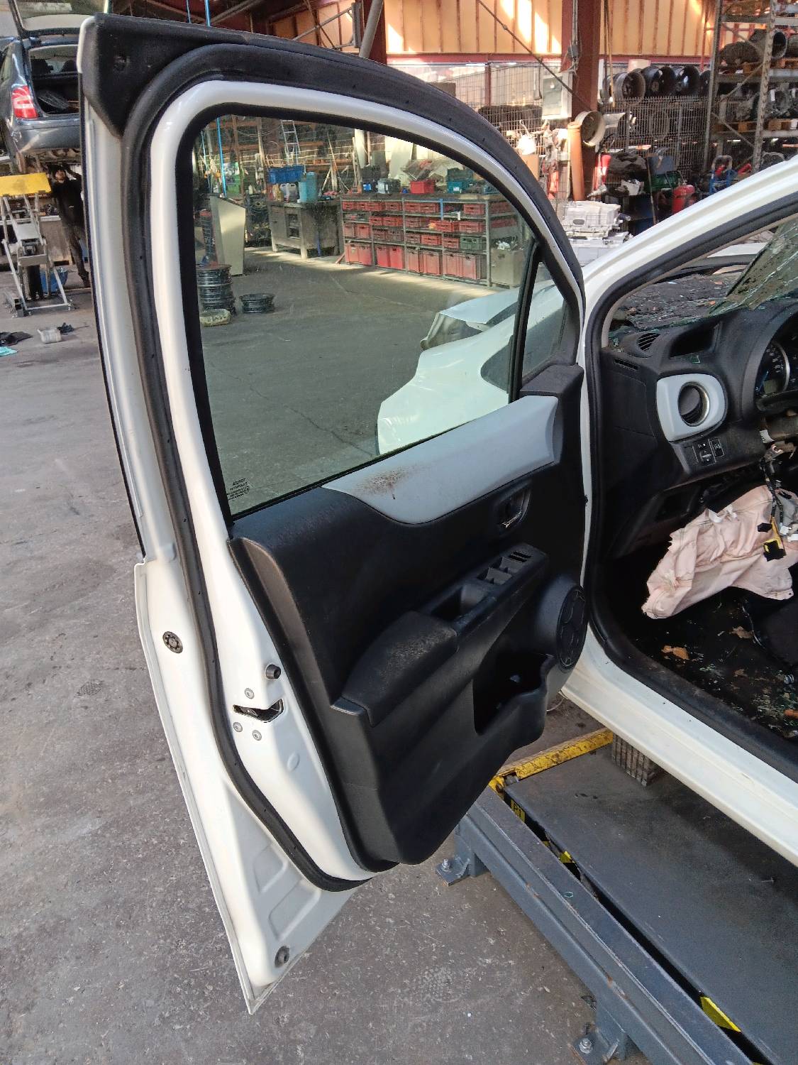 Deur links voor Toyota YARIS III 2011 - 20