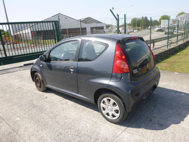 pare choc arrière Peugeot 107 2005 - 14