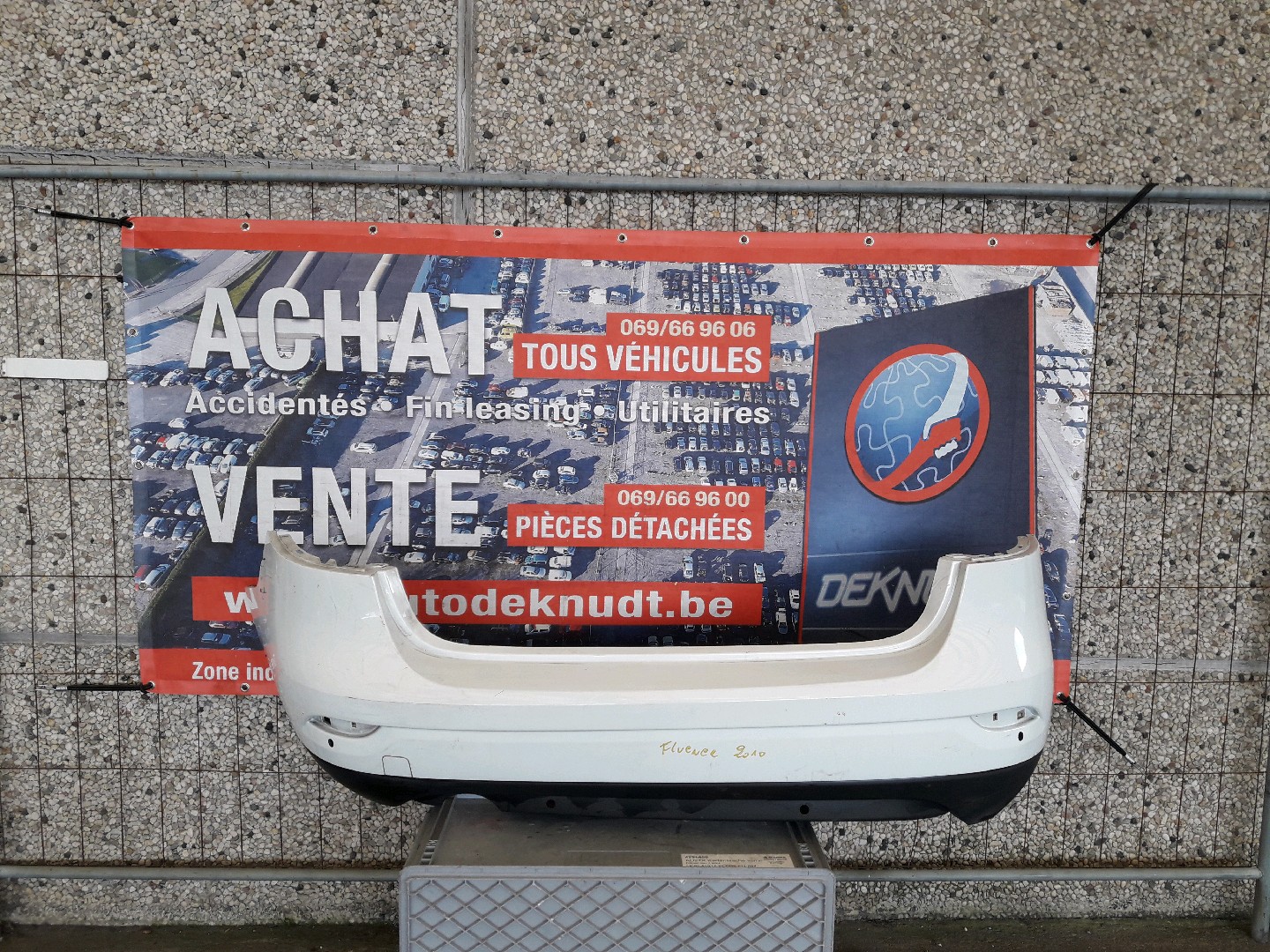 pare choc arrière Renault FLUENCE 2010