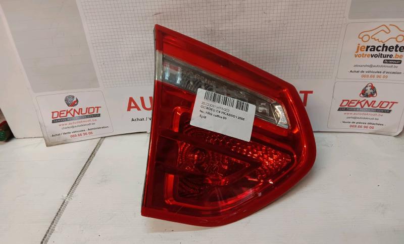 Lichtblok links achter koffer