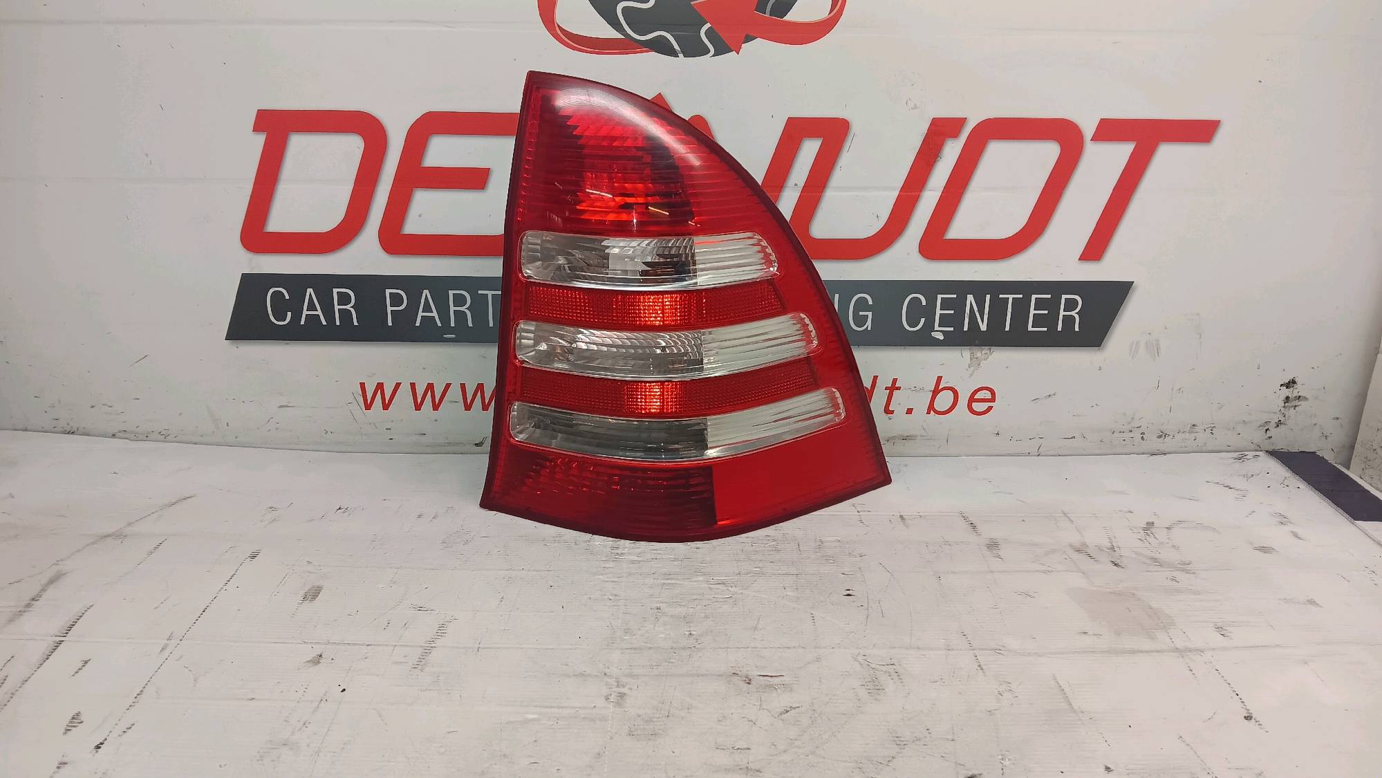 feu ARD Mercedes-Benz C 180