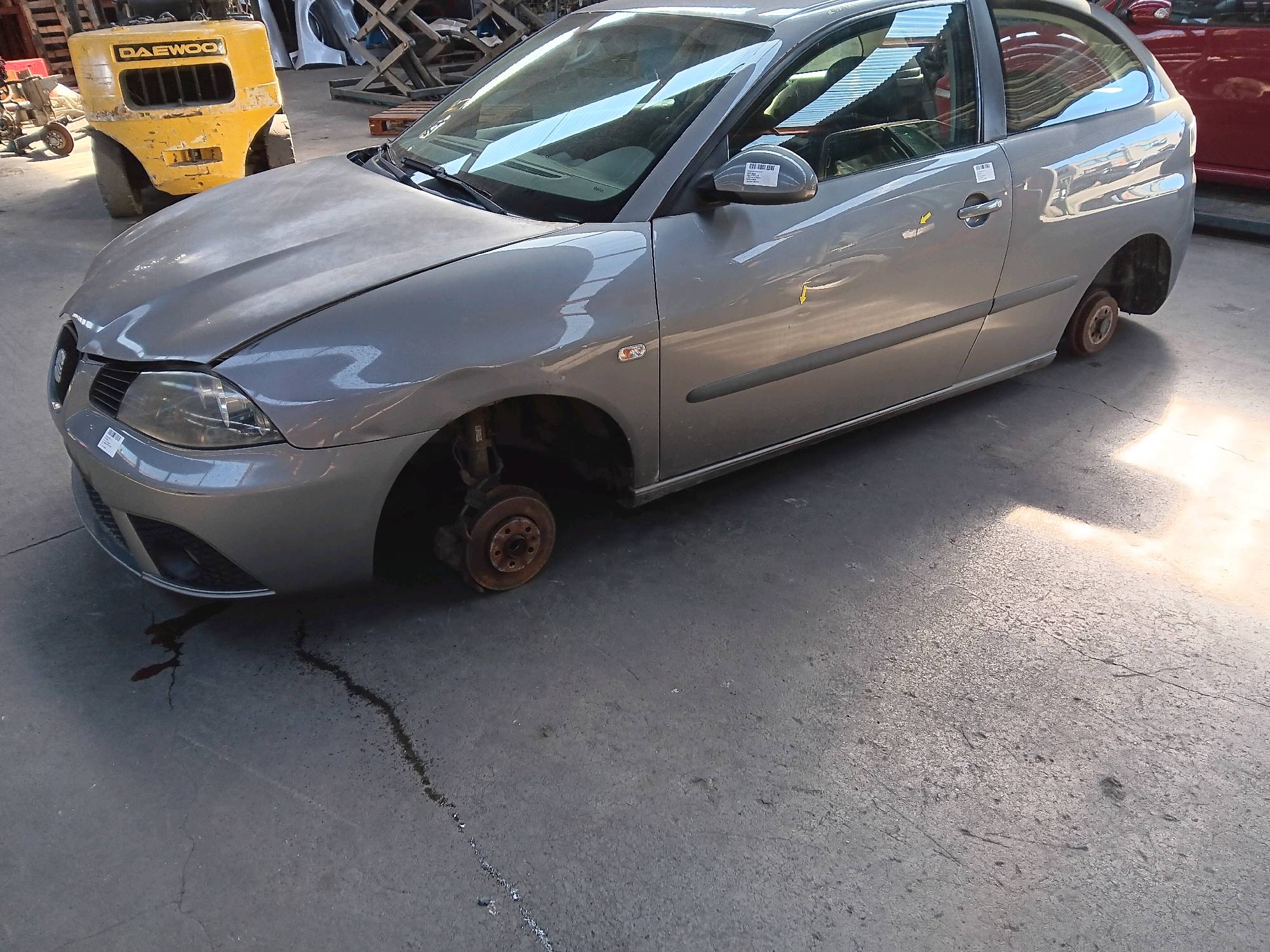 Deur links voor Seat IBIZA III 2002 - 08 6L