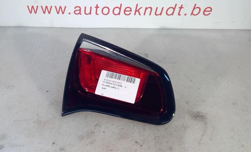 Lichtblok links achter koffer